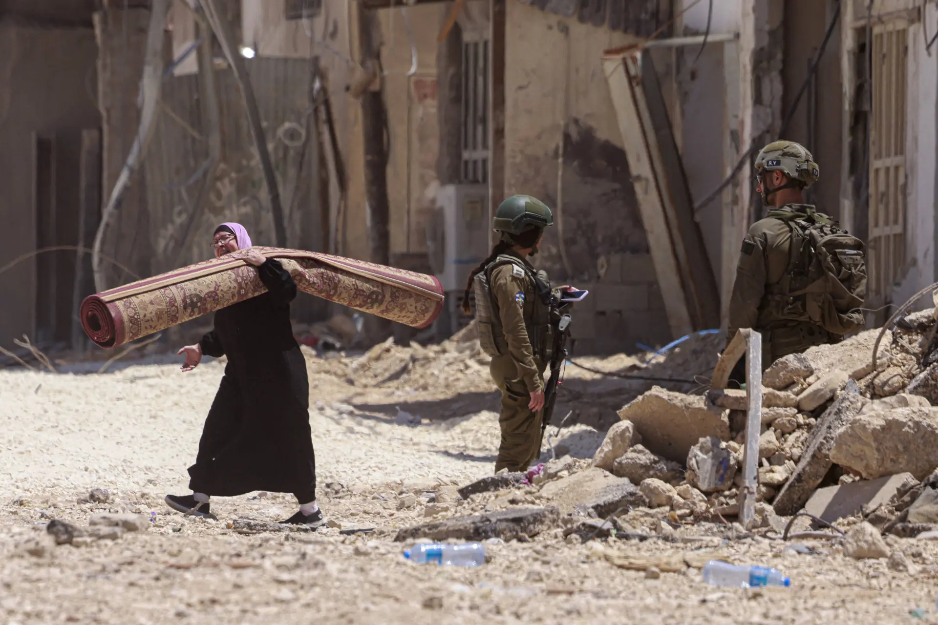 Stop Hamas-Terreur ÉN Israëls "Genocide-achtige" Oorlog: Veldkamp grijpt in!