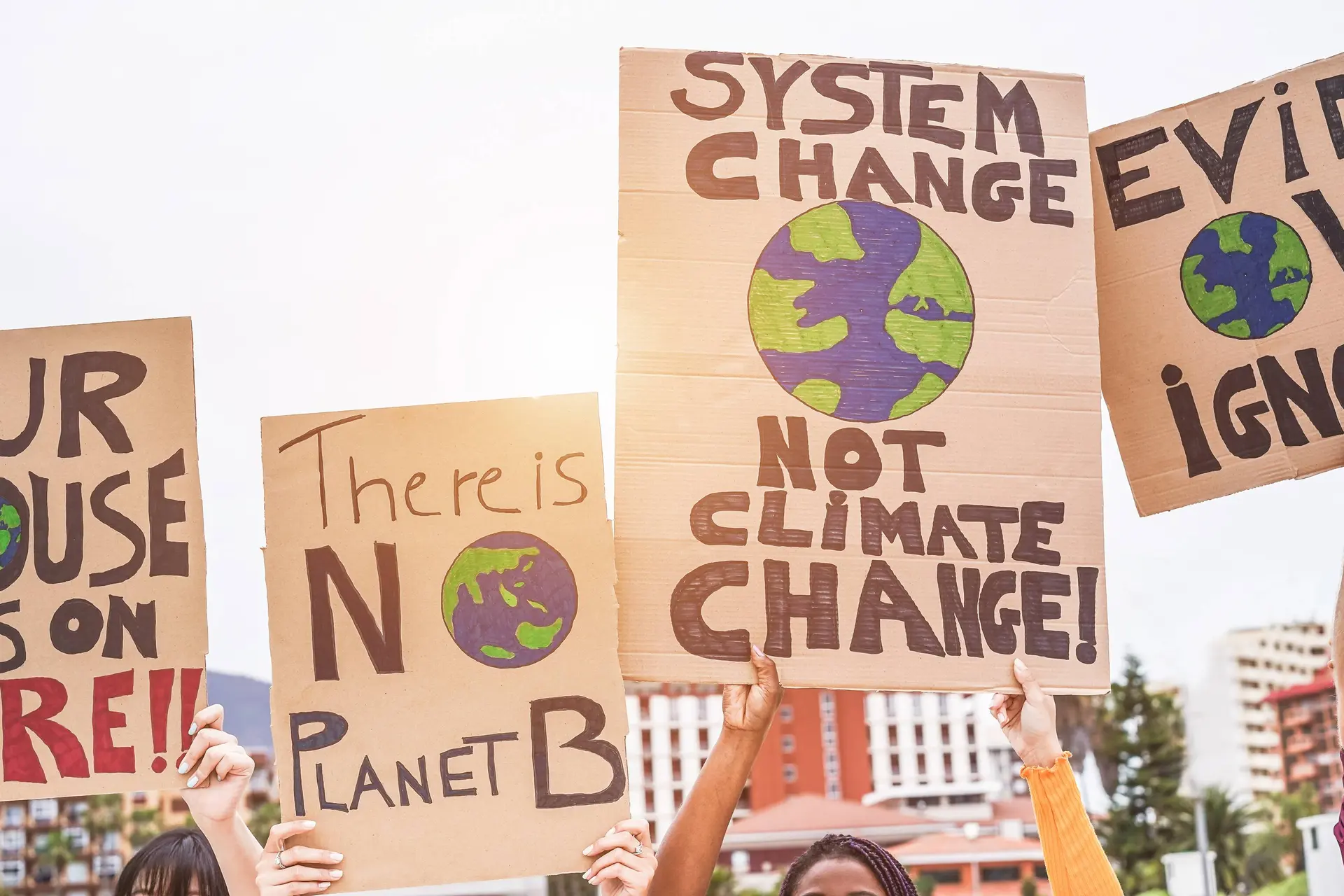 “Klimaatcrisis” door een paar warme dagen? Kom nou toch!