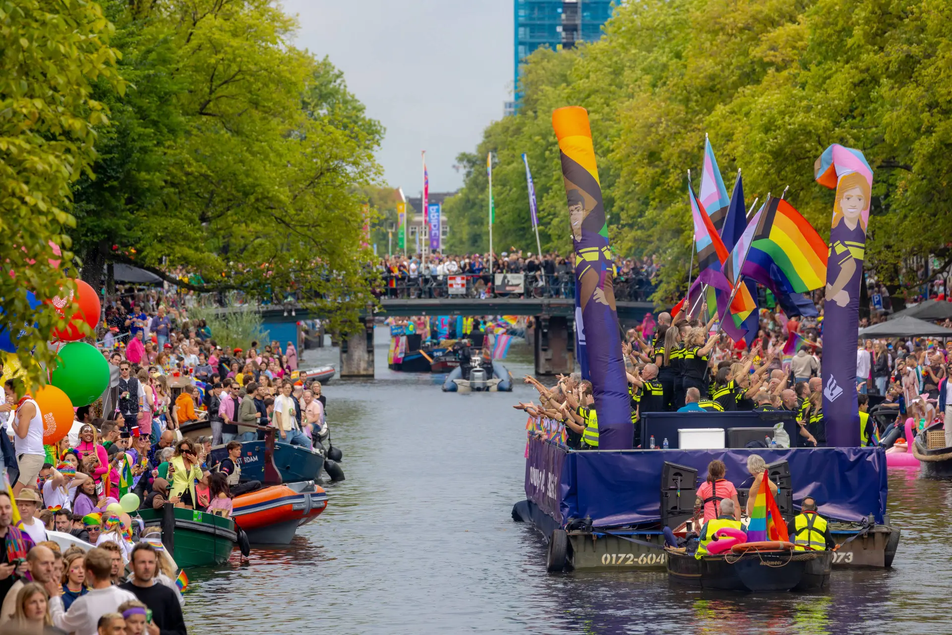 Kansenparels slaan homostel in elkaar in Dordrecht – en politiek zwijgt wéér