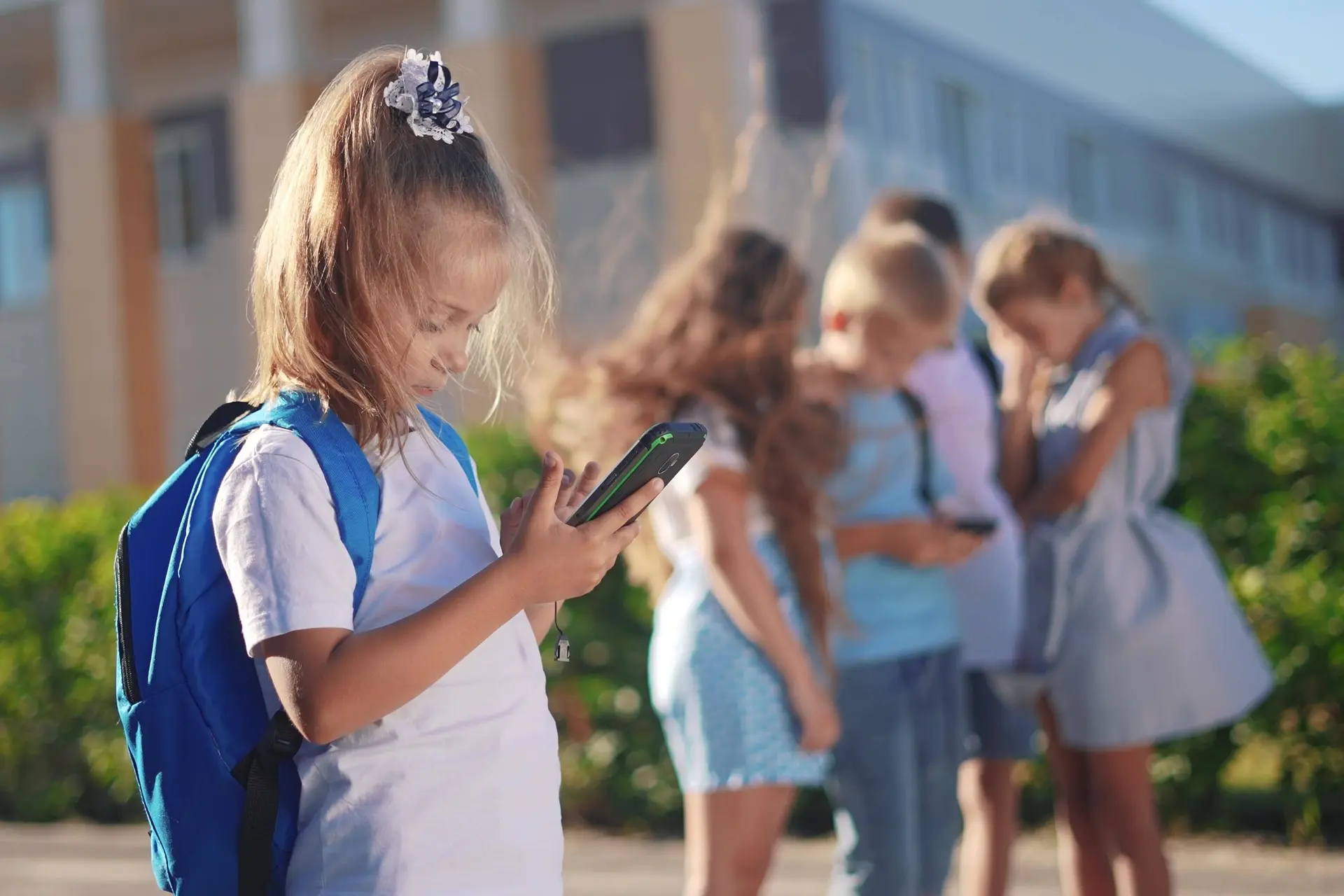 Waarom een smartphoneverbod je kind juist enorm kan benadelen