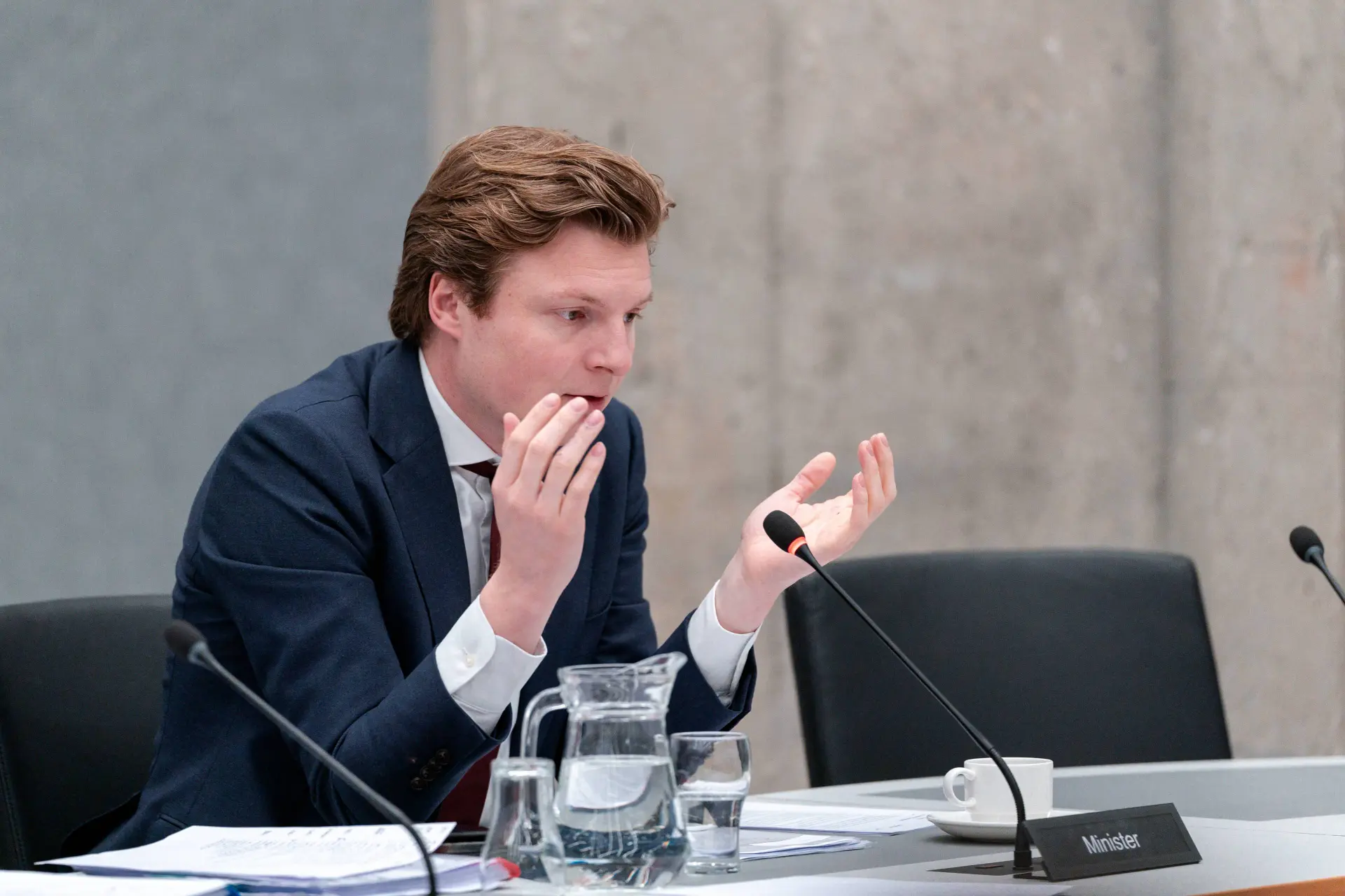 VVD in puin: Brekelmans valt eigen minister aan om indruk te maken op Rutte