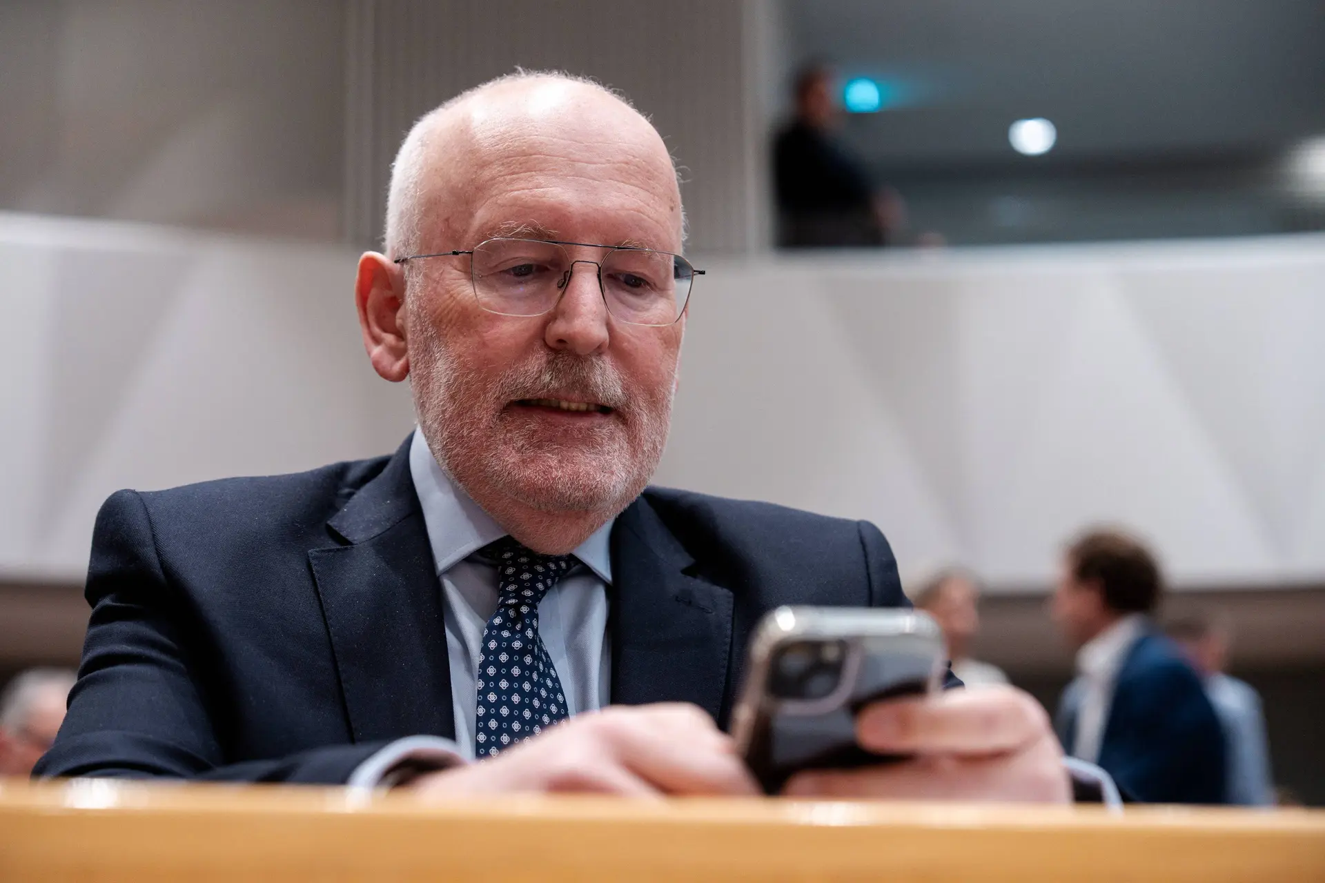 GL/PvdA-leden zijn Timmermans' oorlogsgekte spuugzat: "Wie gelooft dit nog?"
