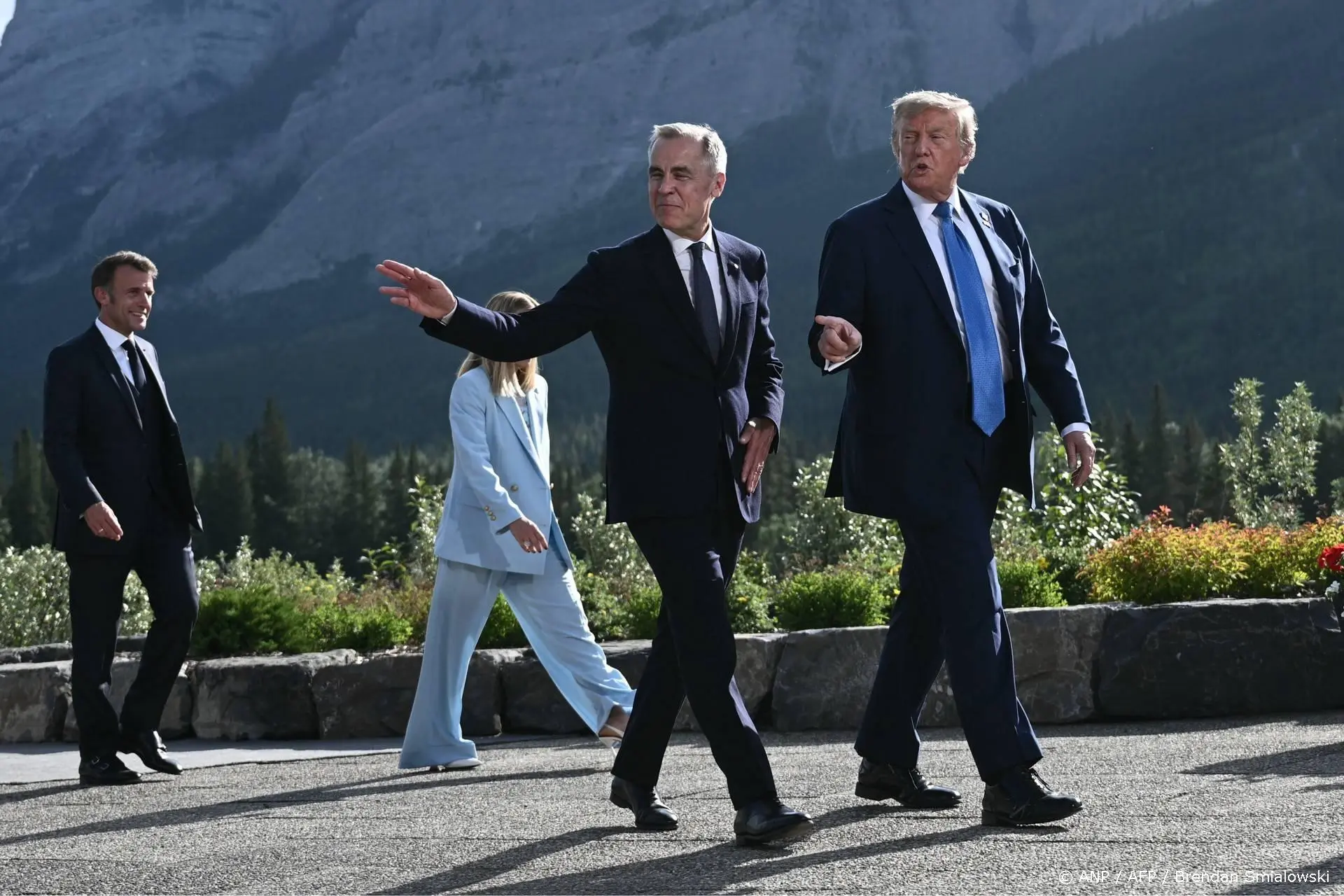 Trump verlaat G7-top vroegtijdig om situatie in het Midden-Oosten