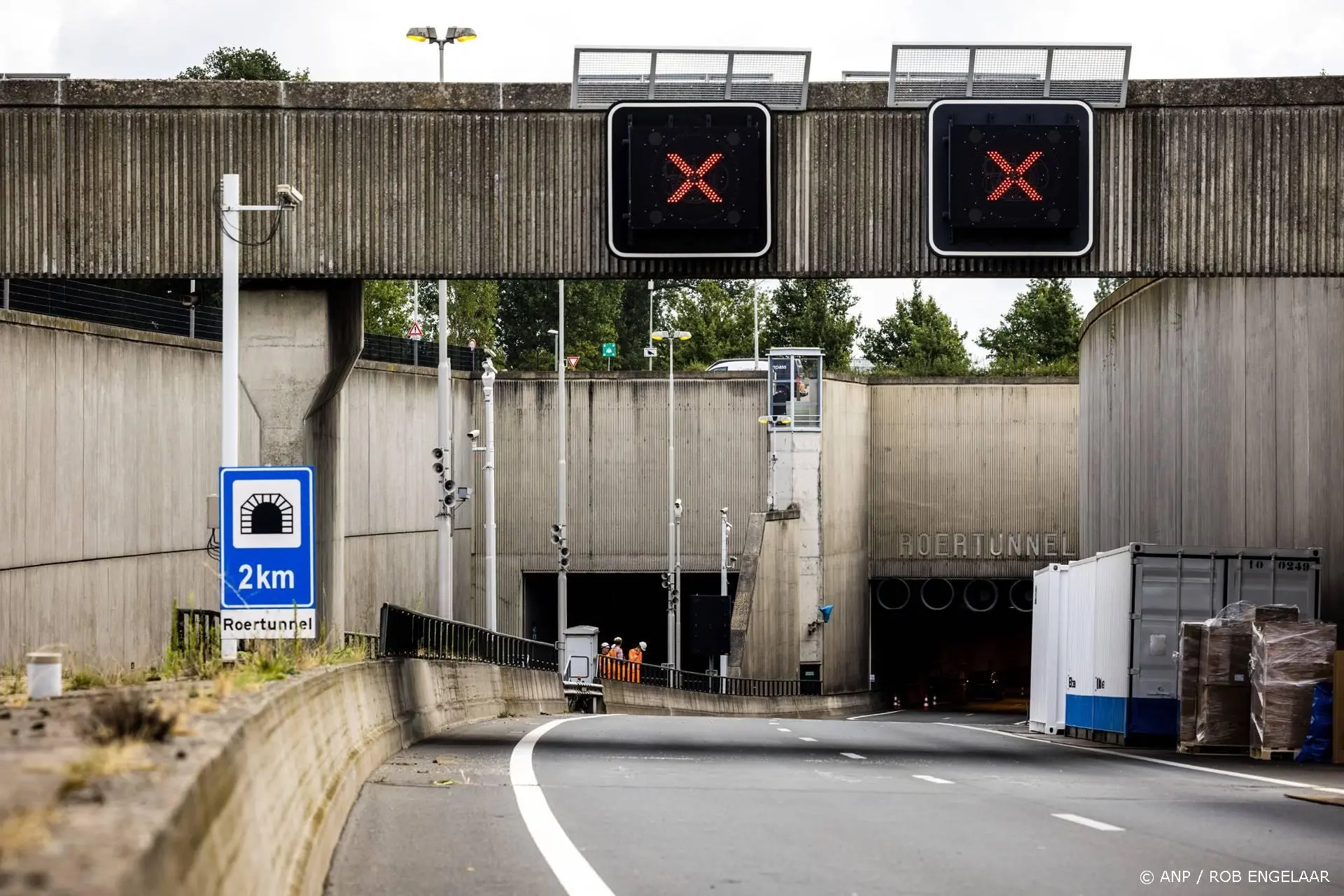 Storing in twee tunnels bij Roermond, verkeer moet omrijden