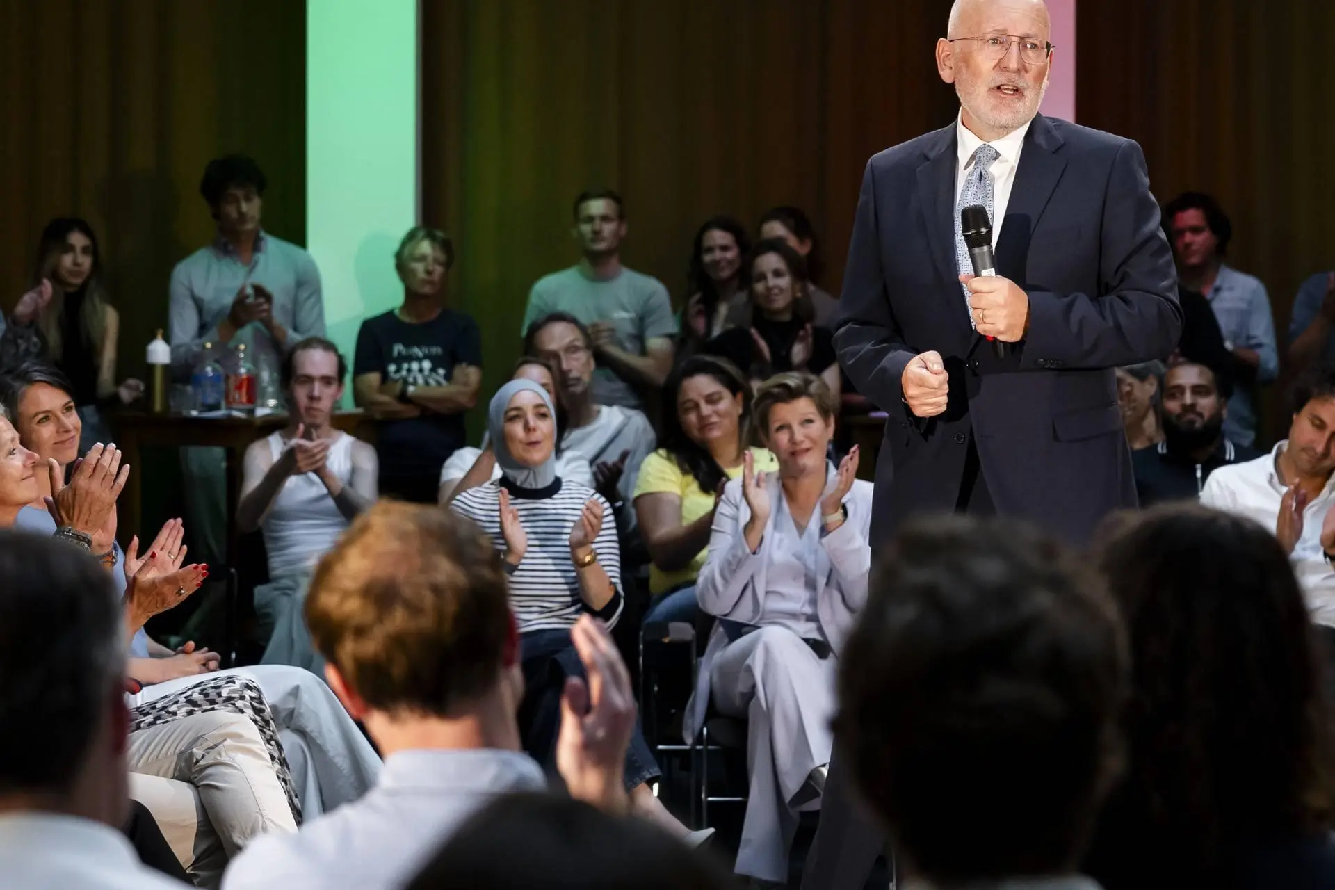 Timmermans hamert op solidariteit bij presentatie programma