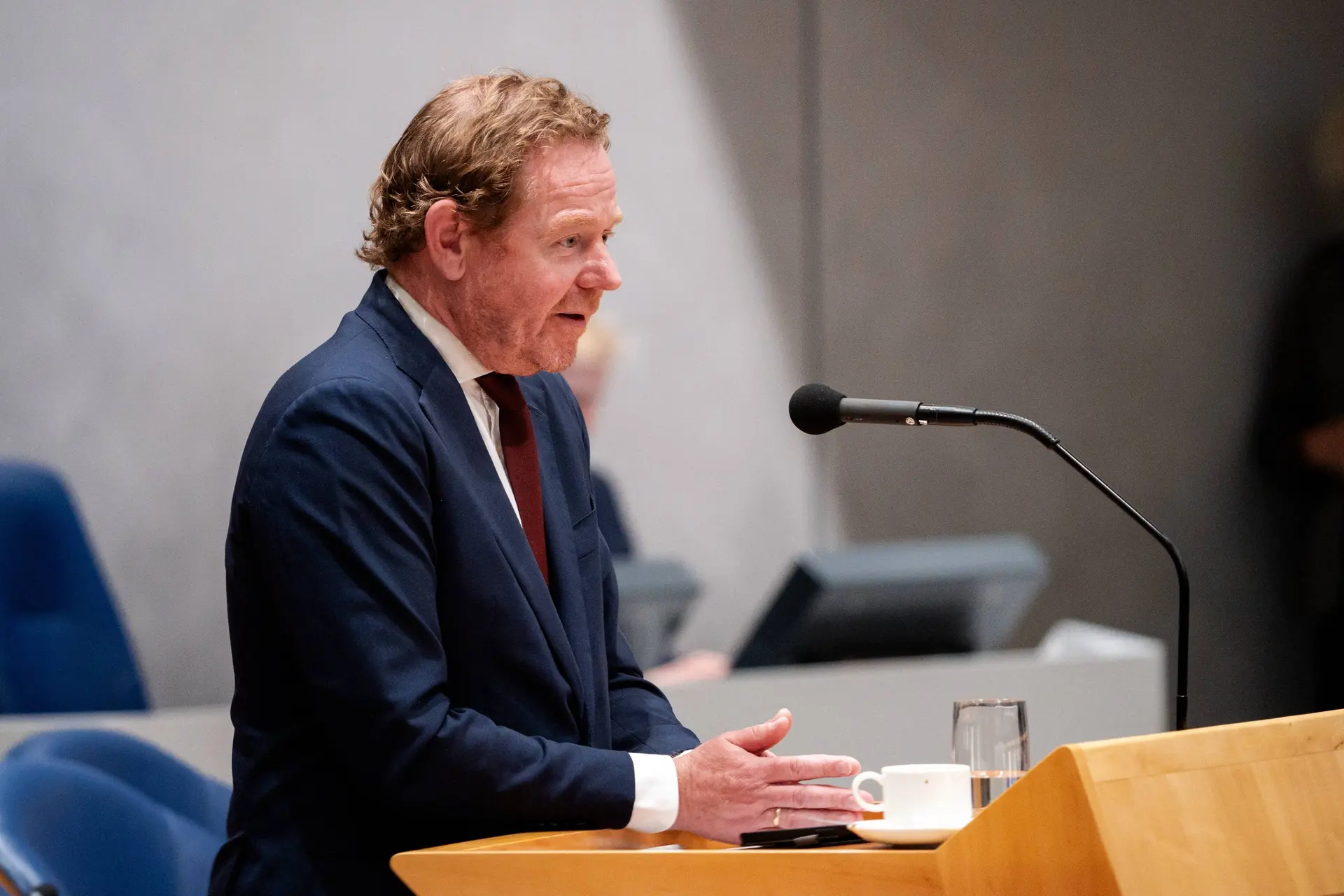 Briefje van Jan fileert minister Van Weel: “U kunt tóch iets – mensen beledigen”