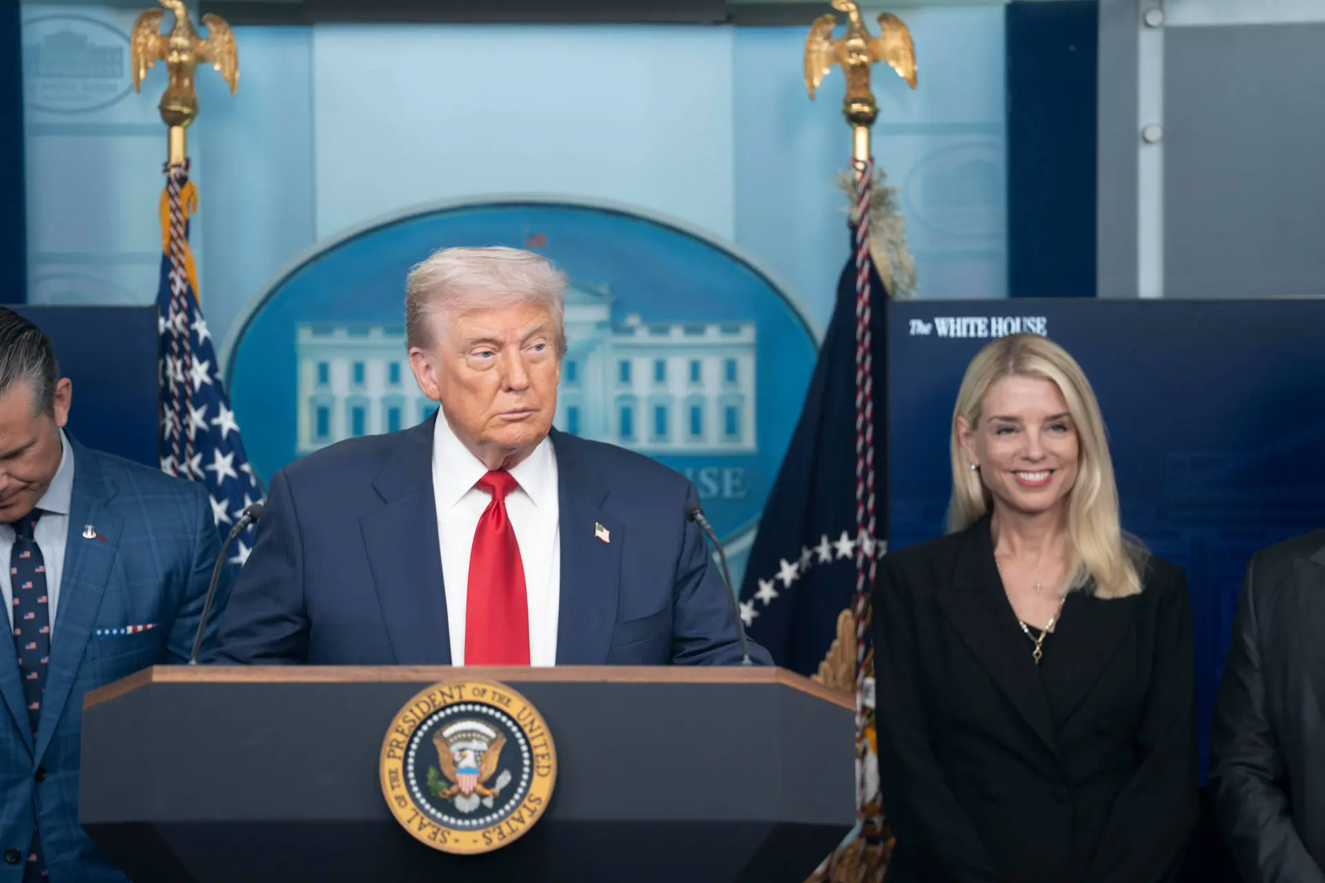 Trump kiest voor vrede – EU woest omdat oorlog niet doorgaat