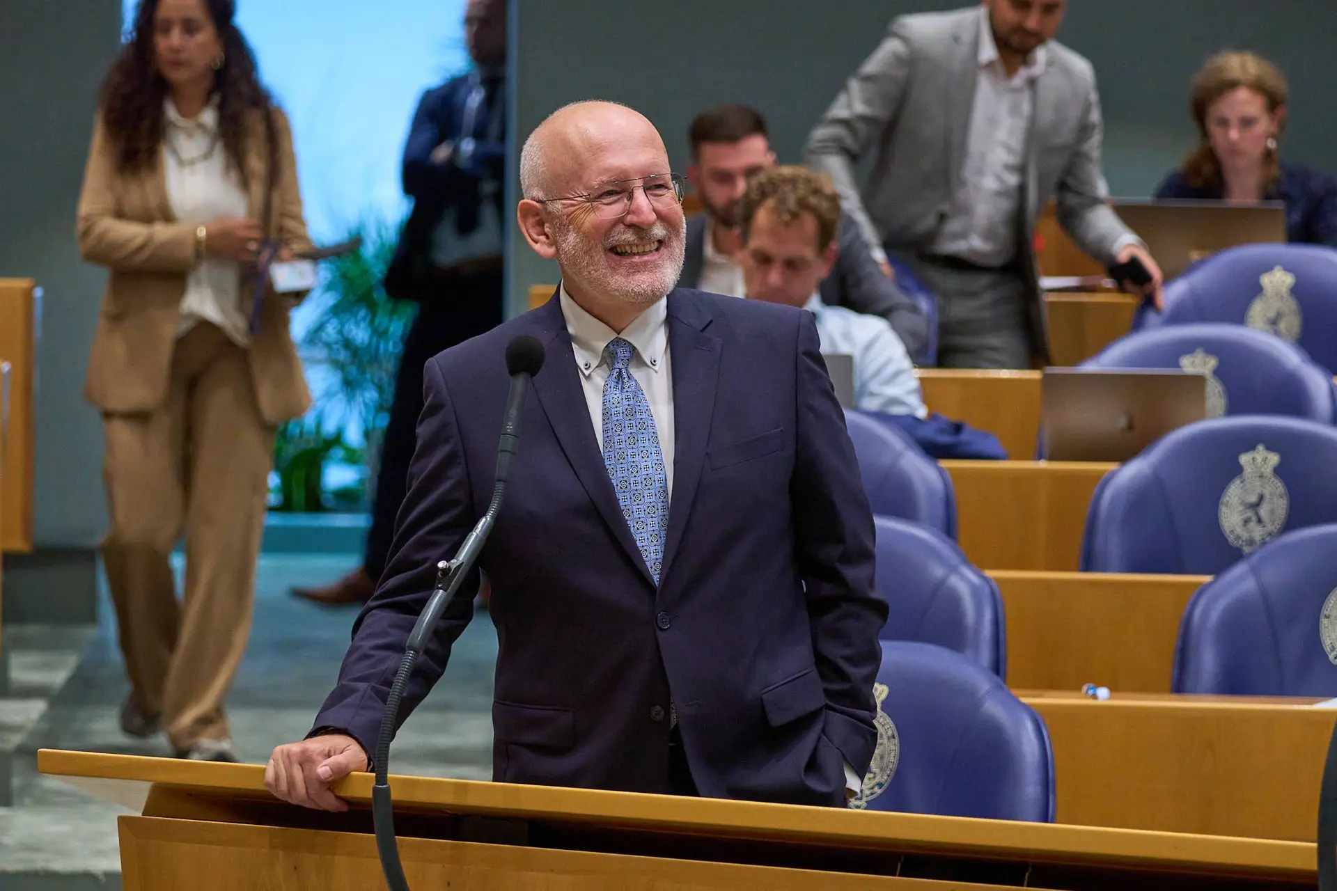 Timmermans ontmaskerd: duizenden nep-Vietnamezen liken zijn posts