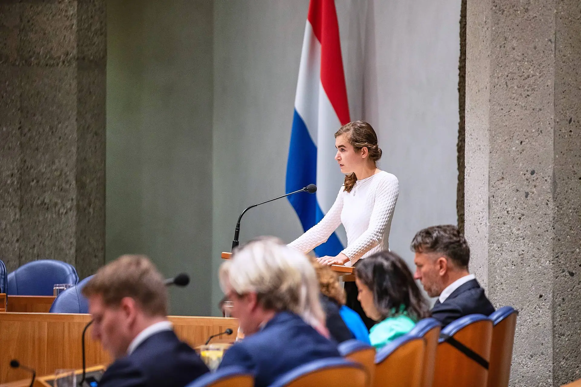Volkskrant-interview met FVD's Lidewij de Vos escaleert: AZC's als gevangenissen? 'Waar bent u op uit?'