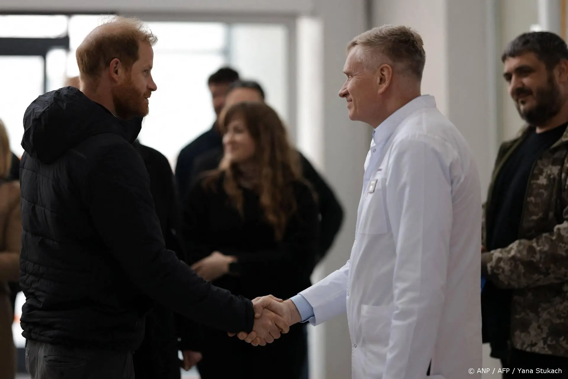 Prins Harry bezoekt Oekraïne om gewonde veteranen te steunen