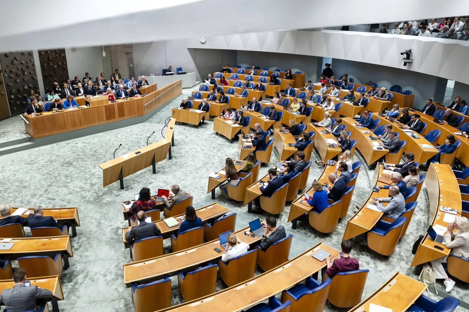 Kamer wil uitbreiding van boerkaverbod