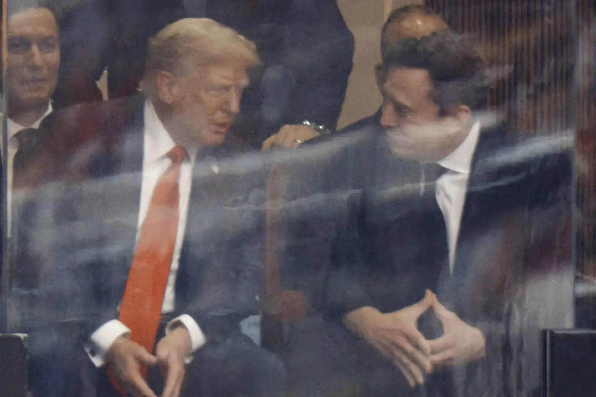 Charlie Kirk bracht hen samen: Trump en Elon Musk herenigd tijdens herdenking