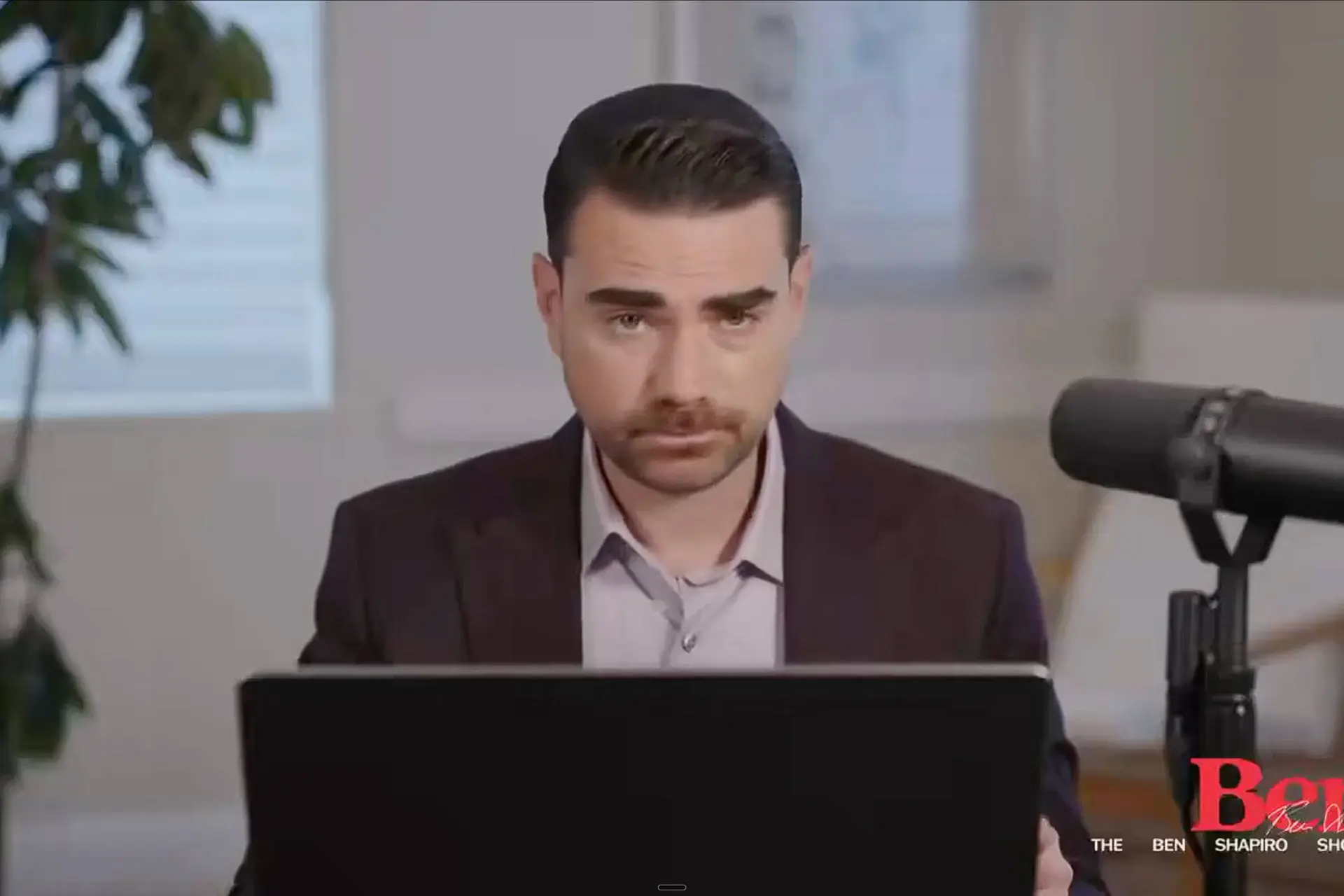 Ben Shapiro: “Wij pakken de bloedbevlekte microfoon van Charlie Kirk op”