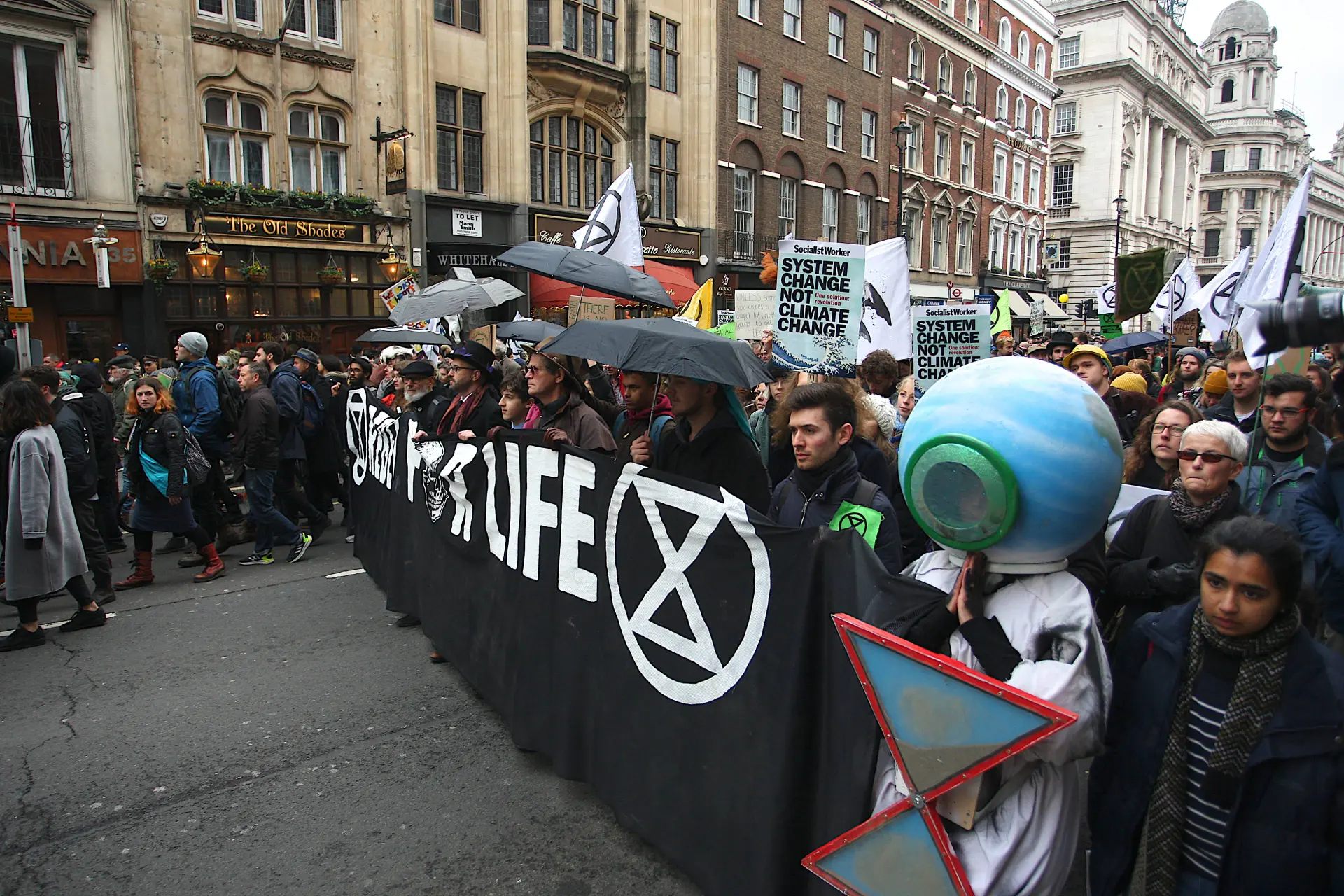 Extinction Rebellion dreigt spoor te bezetten: staatssecretaris waarschuwt, maar waar blijft de keiharde aanpak?