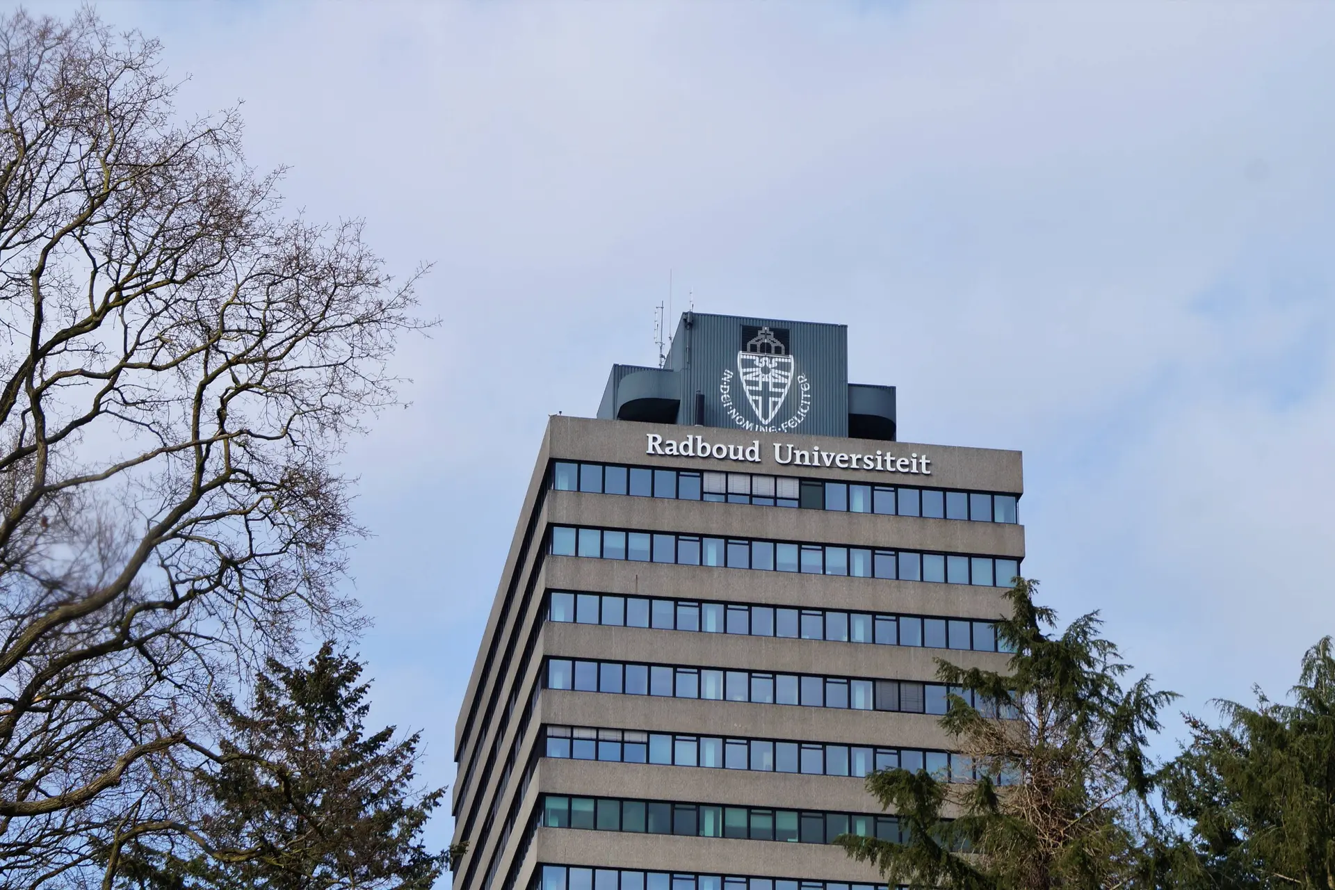 Schandaal aan Radboud Universiteit: docent viert moord op Charlie Kirk - Plasterk eist actie