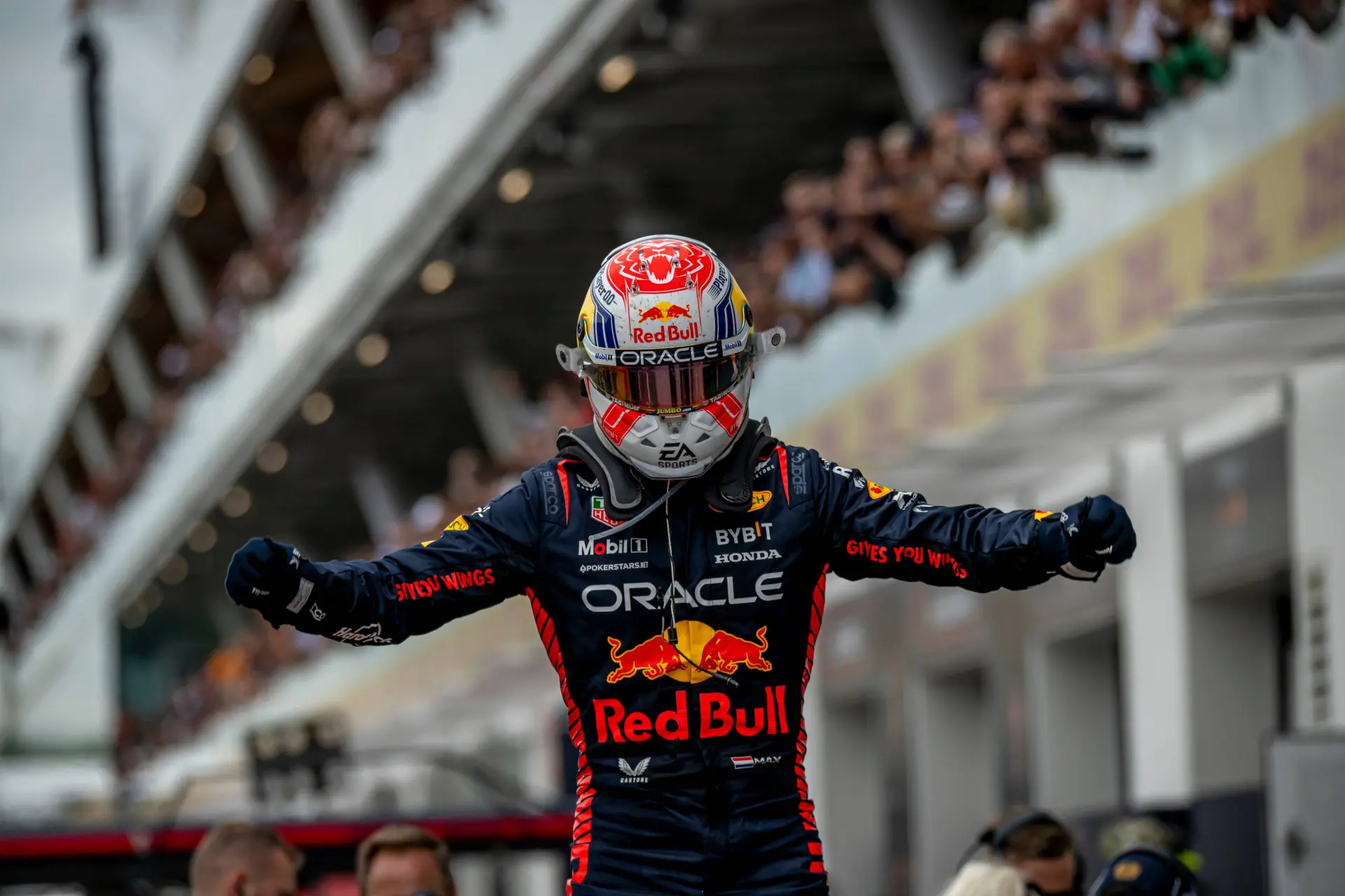 Zelfs Verstappen-hater Damon Hill buigt: ‘Max Verstappen is een fenomeen’