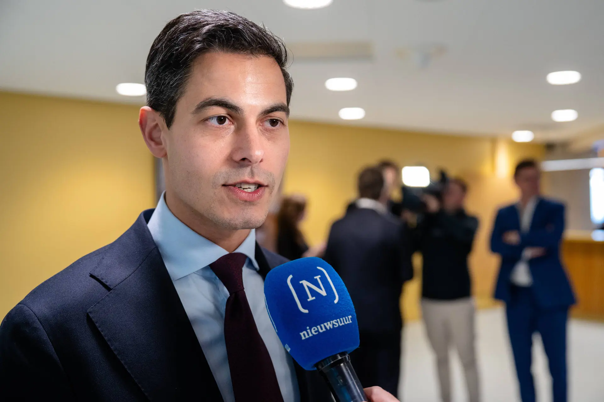 D66 presenteert schokkend verkiezingsprogramma: snijden in AOW, huizen onbetaalbaar, nóg meer klimaatdwang