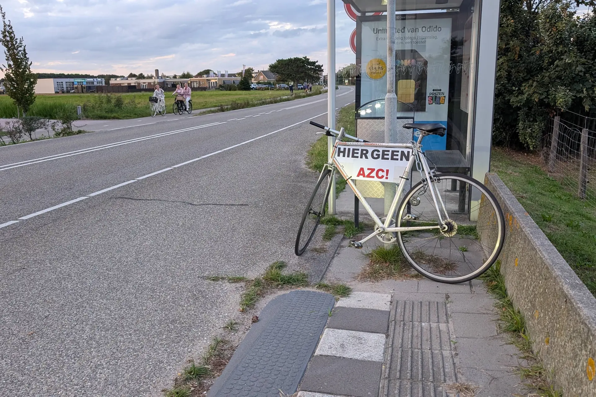 Houten in opstand tegen azc: protest groeit en inwoners laten zich niet wegzetten
