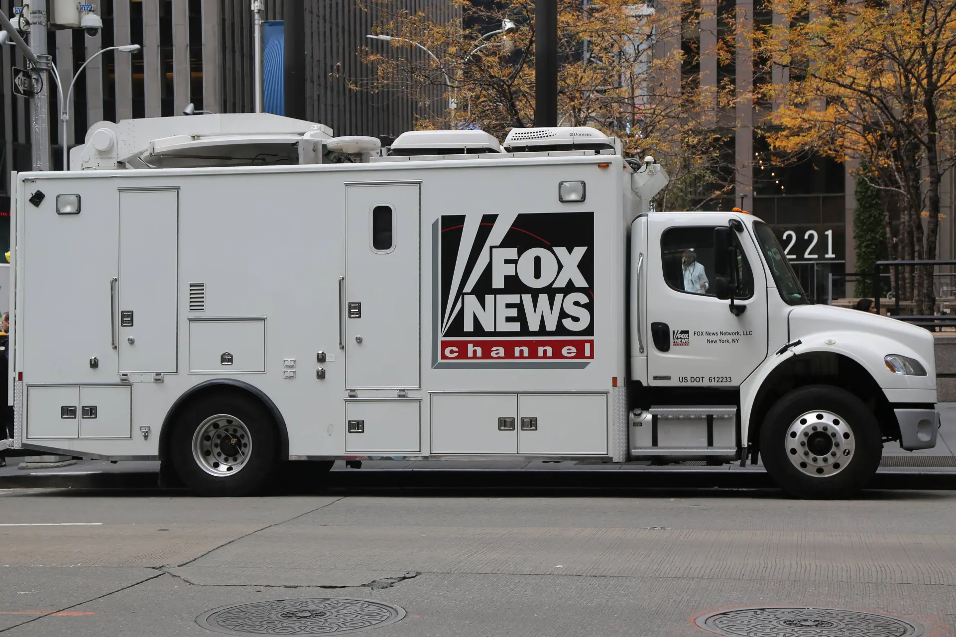 FBI arresteert twee kansenparels voor aanslagpoging op Fox News-auto bij verslag moord Charlie Kirk