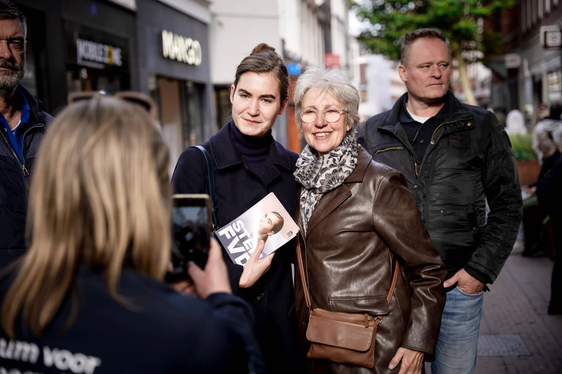 FVD-lijsttrekker Lidewij de Vos: “Grenzen dicht, gulden terug, asielstop nu!”