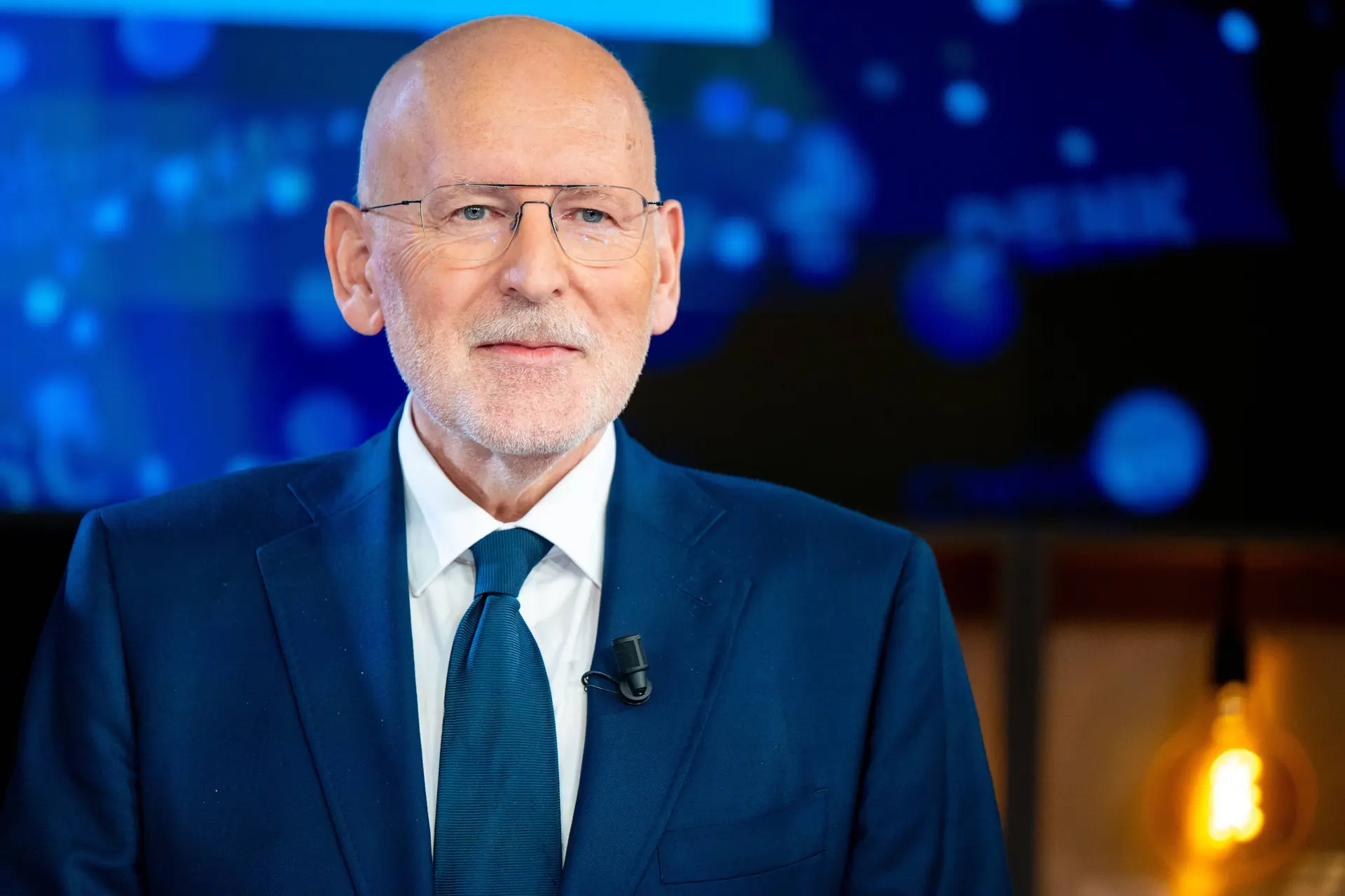 Frans Timmermans slaat door: noemt Trump 'onaanvaardbaar', kiest blind partij voor Zelensky