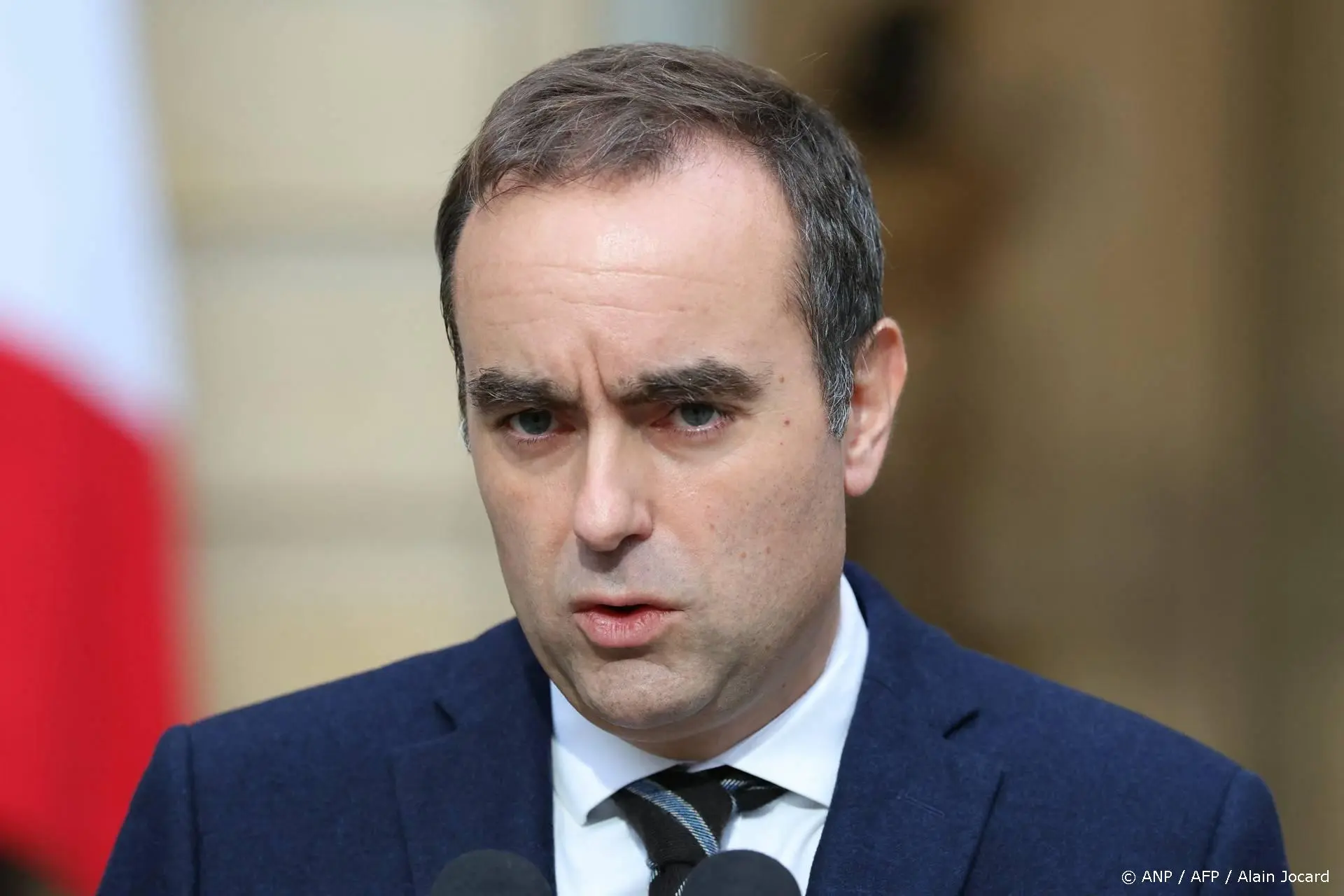 Franse premier Sébastien Lecornu stapt op