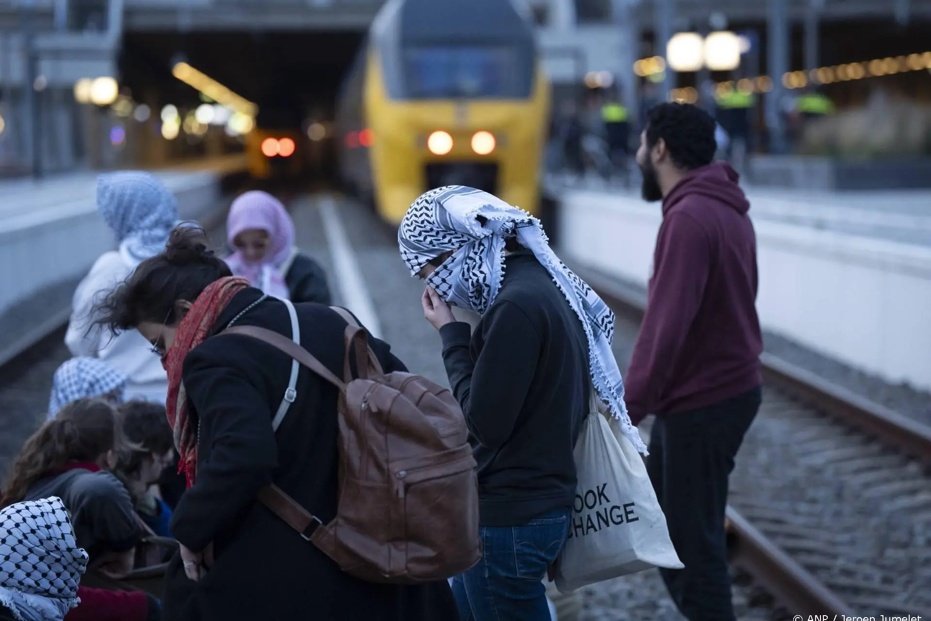 Staatssecretaris wil demonstraties op spoor tegenhouden