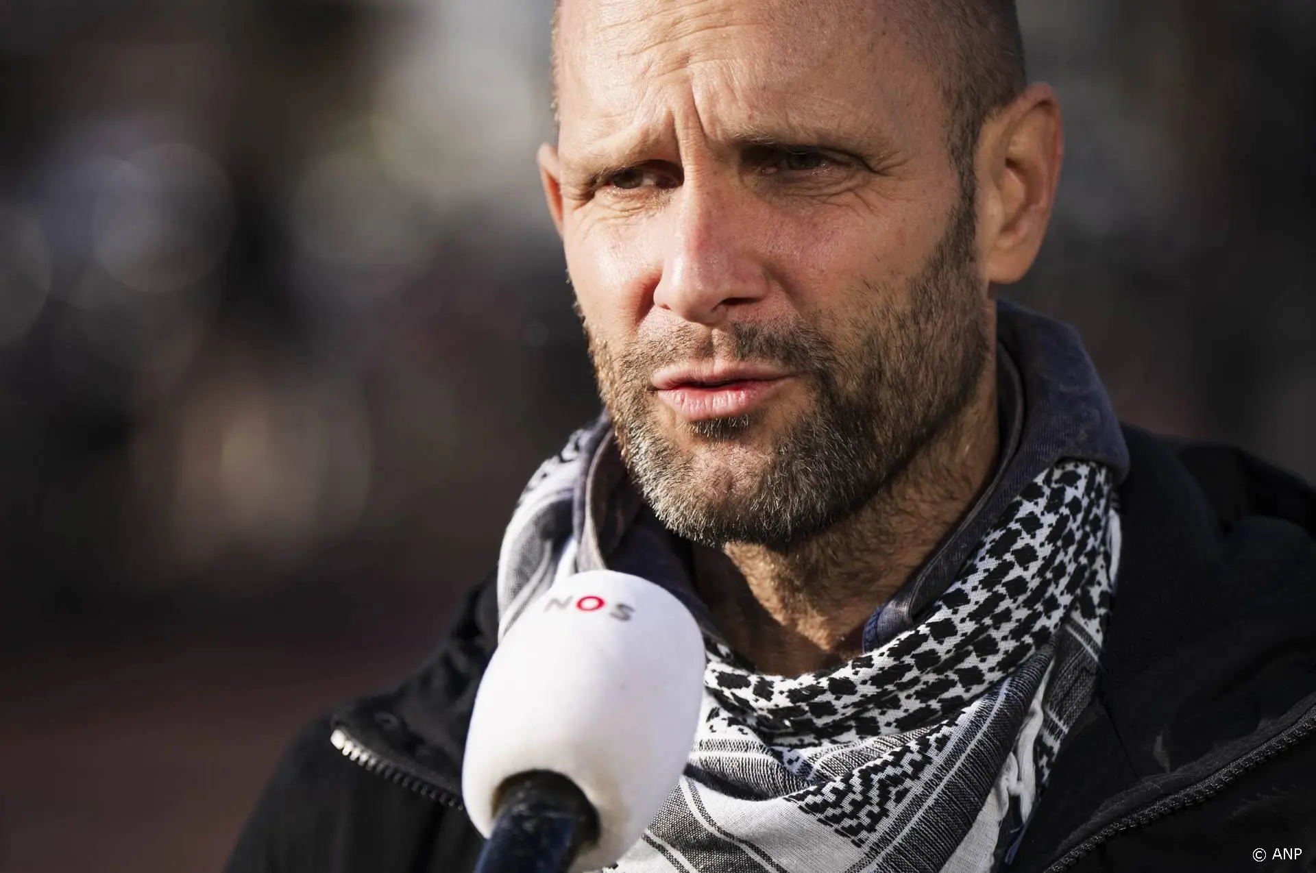 Linkse activist Van der Linde klaagt Europol aan