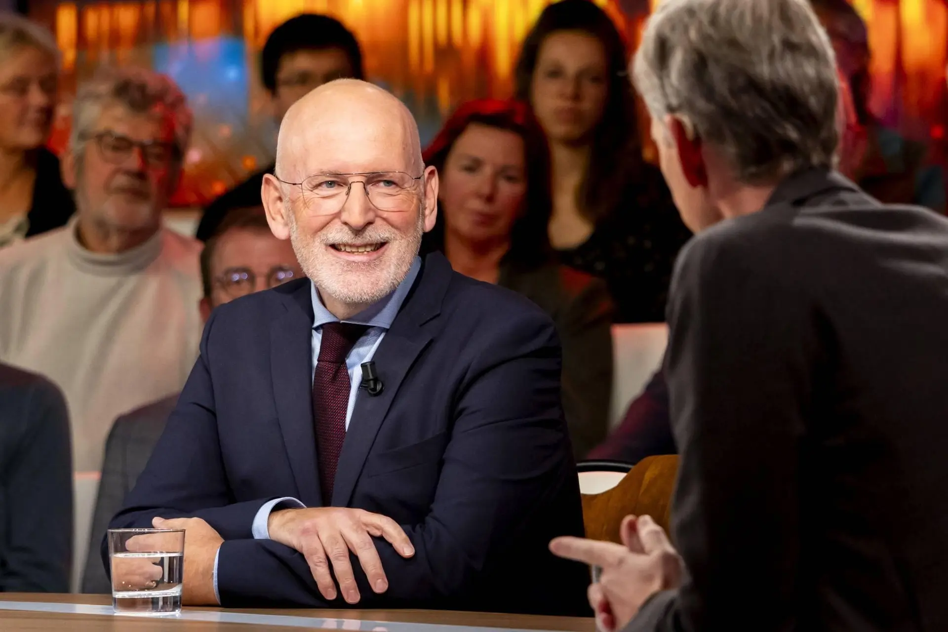 Timmermans: bereid te praten over nationale asielmaatregelen 