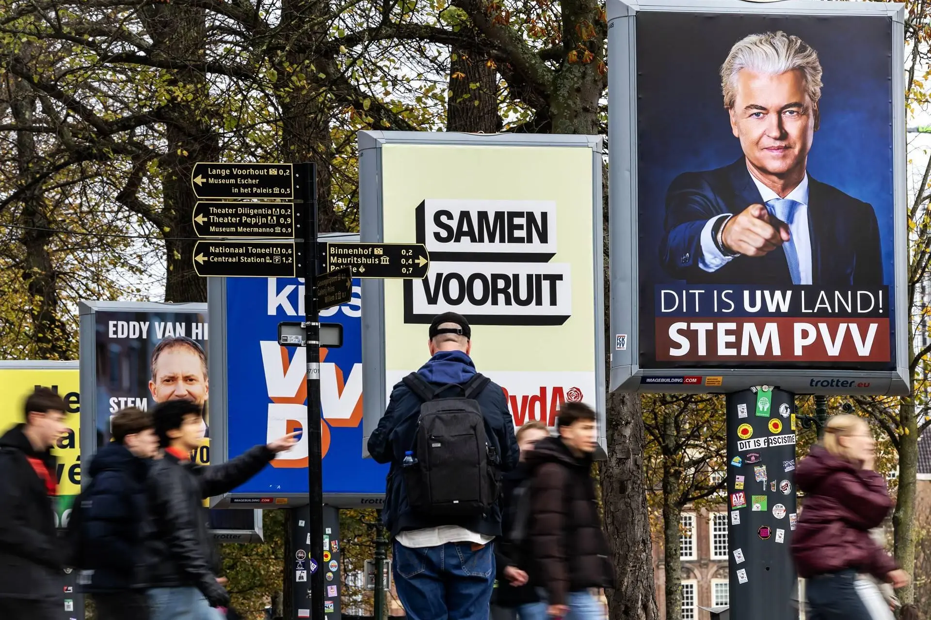 D66, GL-PvdA en PVV staan gelijk in slotpeiling Ipsos I&O