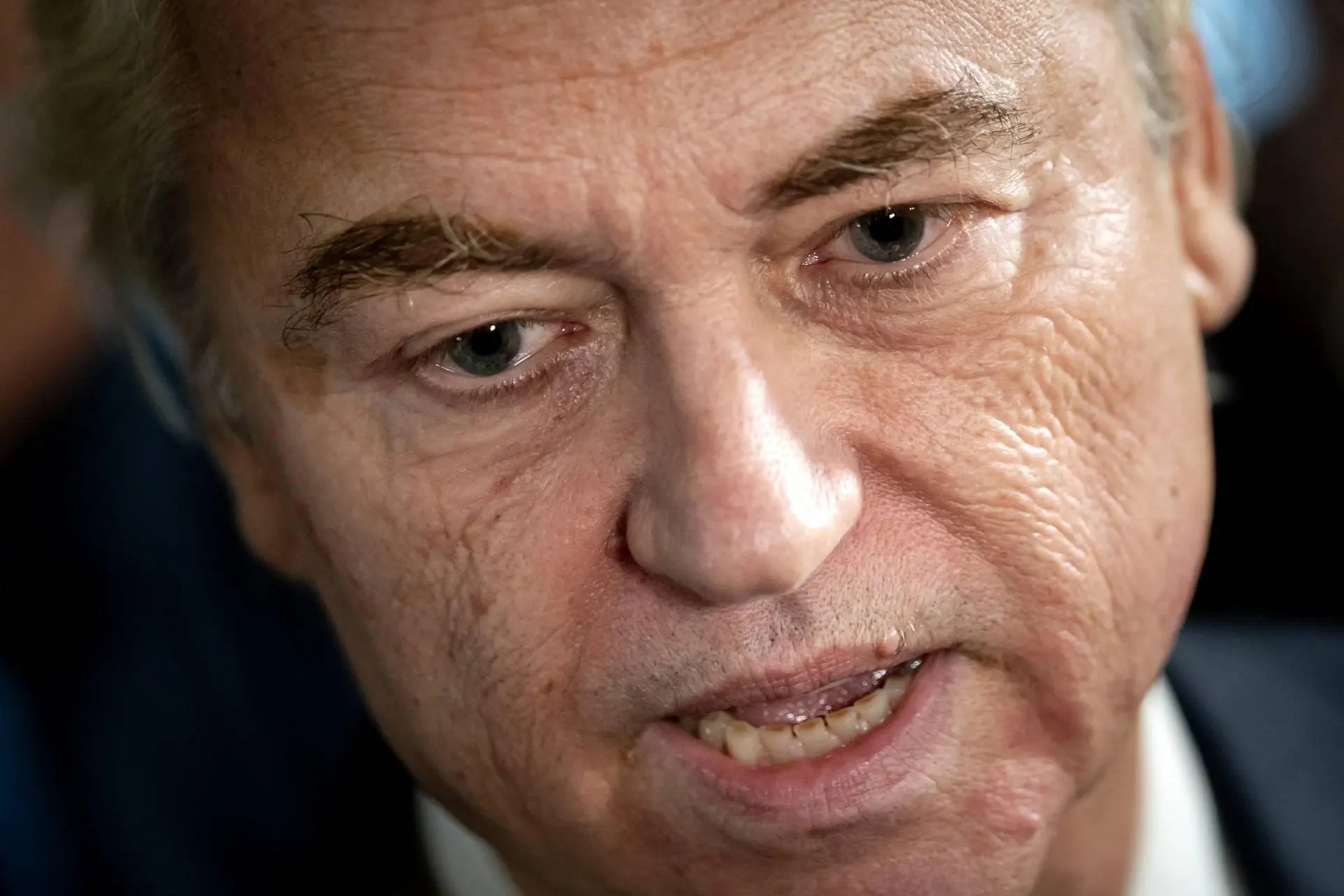 Wilders deelt berichten met suggestie van gesjoemel verkiezingen