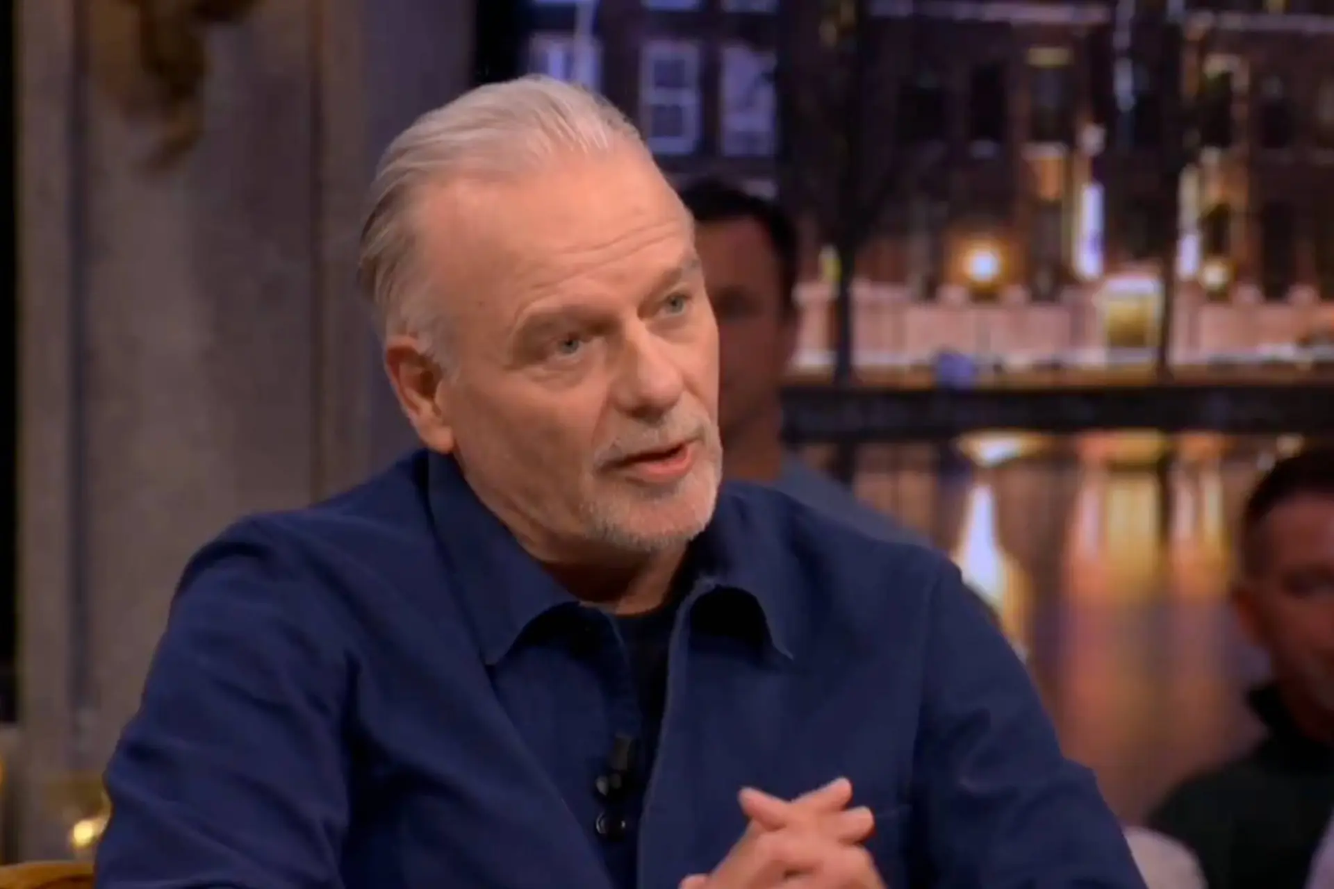 Wierd Duk fileert Haagse bubbel en Thom van Campen: ‘Dertigers zonder gezin die nooit gewerkt hebben, beslissen over úw leven’