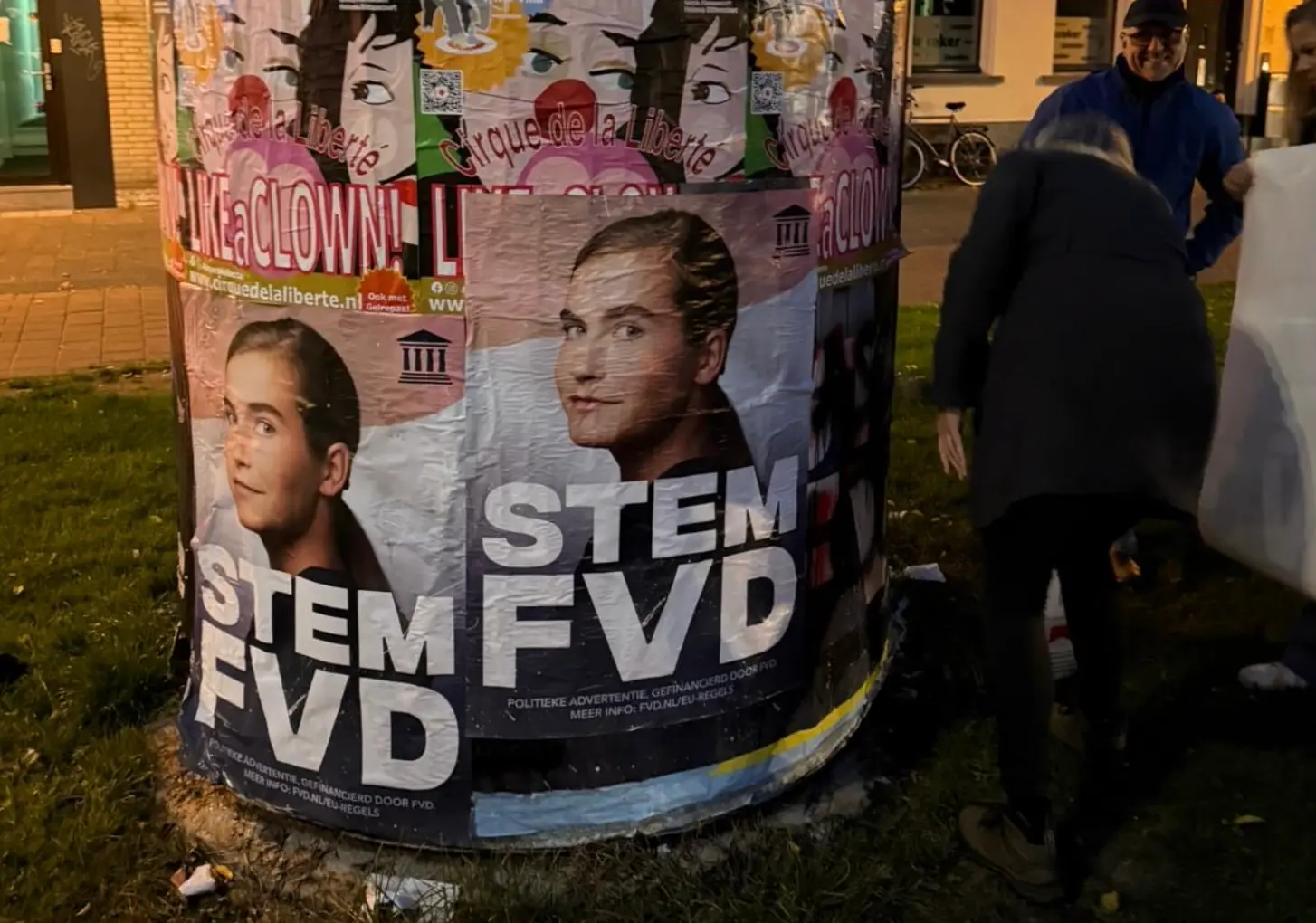 Linkse vandalen slaan toe in Arnhem - FVD-posters beklad en weggehaald