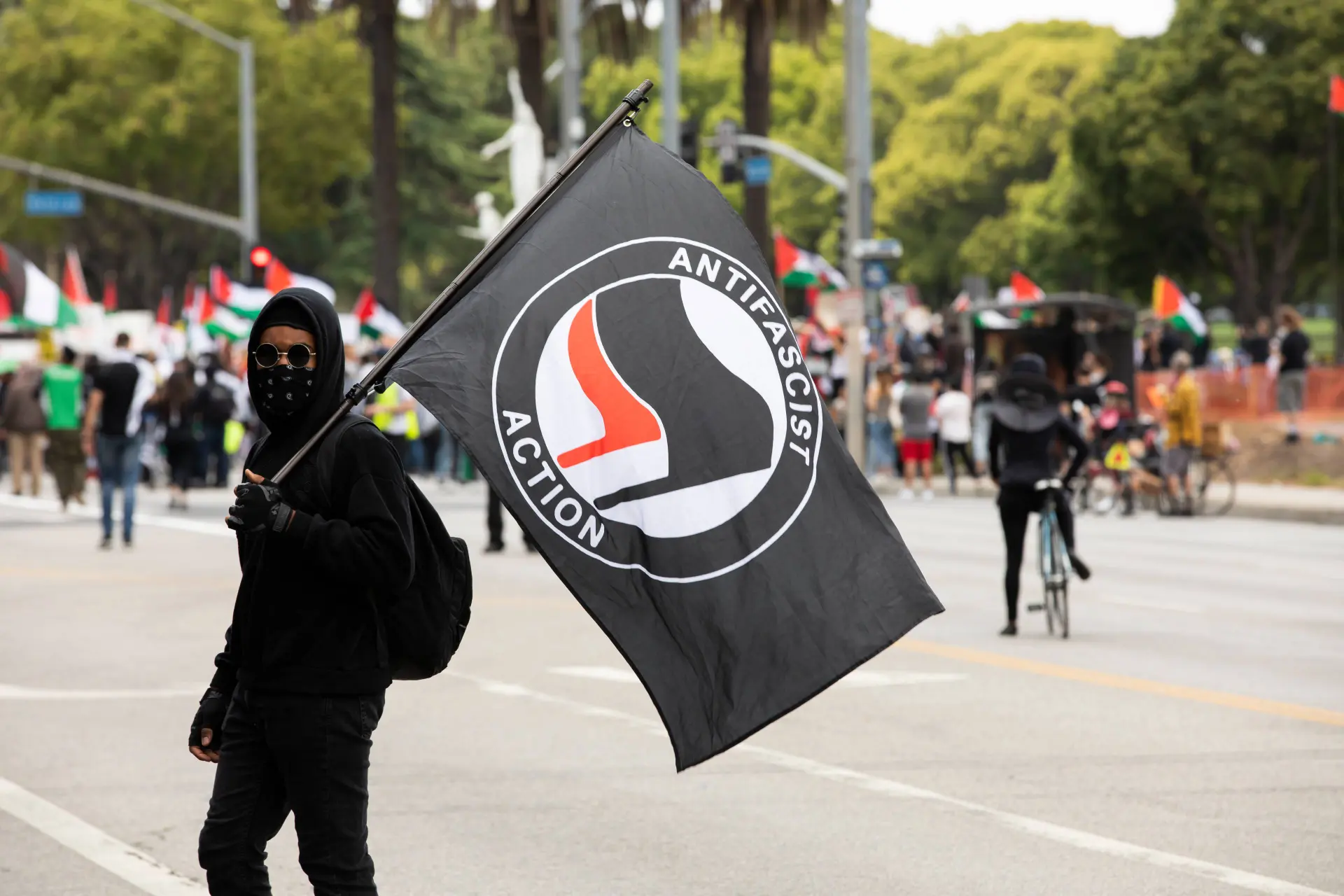 Antifa steekt jachtslot AfD-sympathisant in brand – politie onderzoekt terreuraanslag