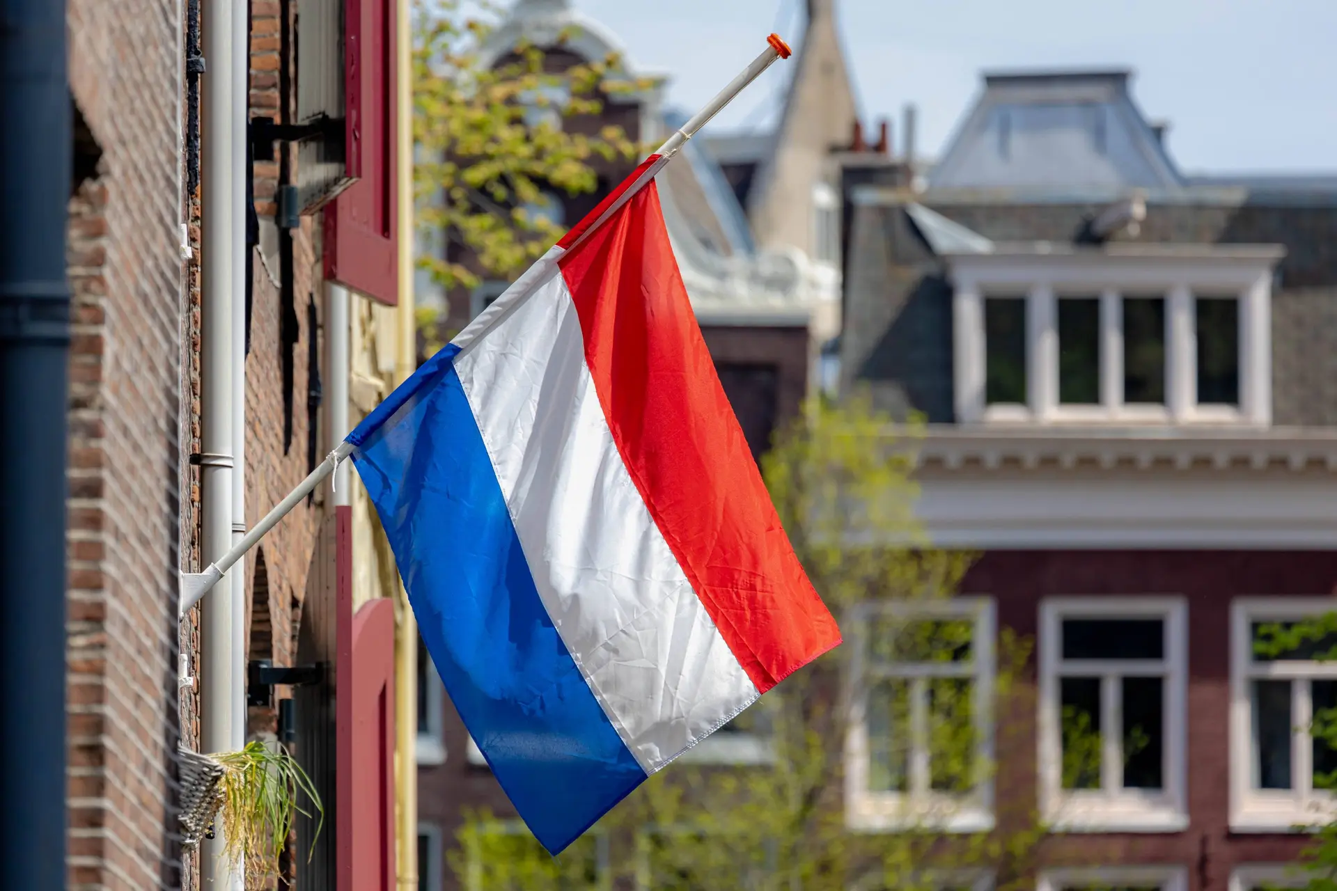 Bejaarde vrouw (82) bont en blauw geslagen door zwartrijder in Amsterdam: totale normloosheid in de hoofdstad
