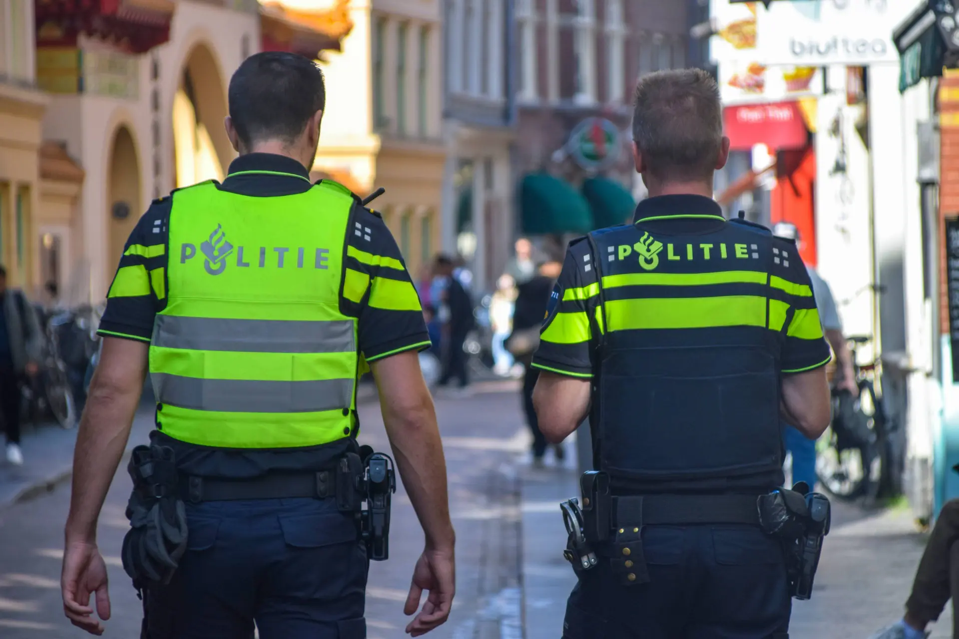 Demonstratie in Amsterdam eindigt met vuurwerk en arrestaties: tientallen opgepakt