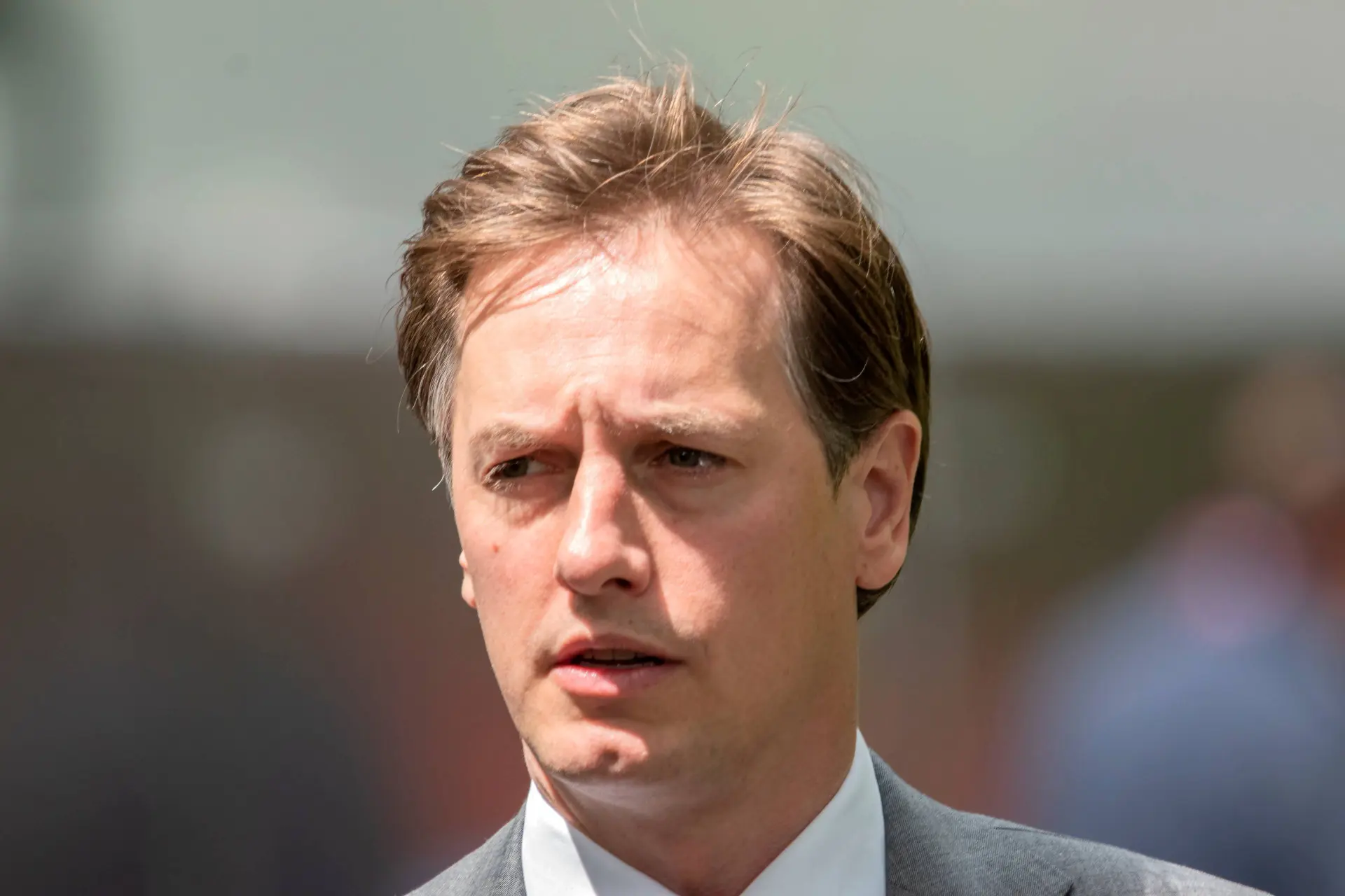 Kiezer straft Volt af: Laurens Dassen zakt naar 1 zetel na mislukte campagne vol media-optredens