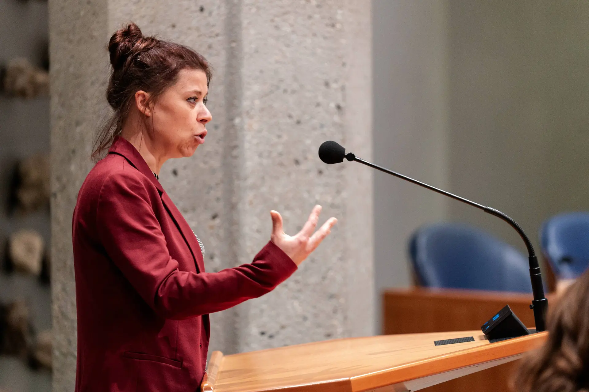 Tranen bij Lisa Westerveld: GroenLinks woest na aangenomen anti-abortusmotie