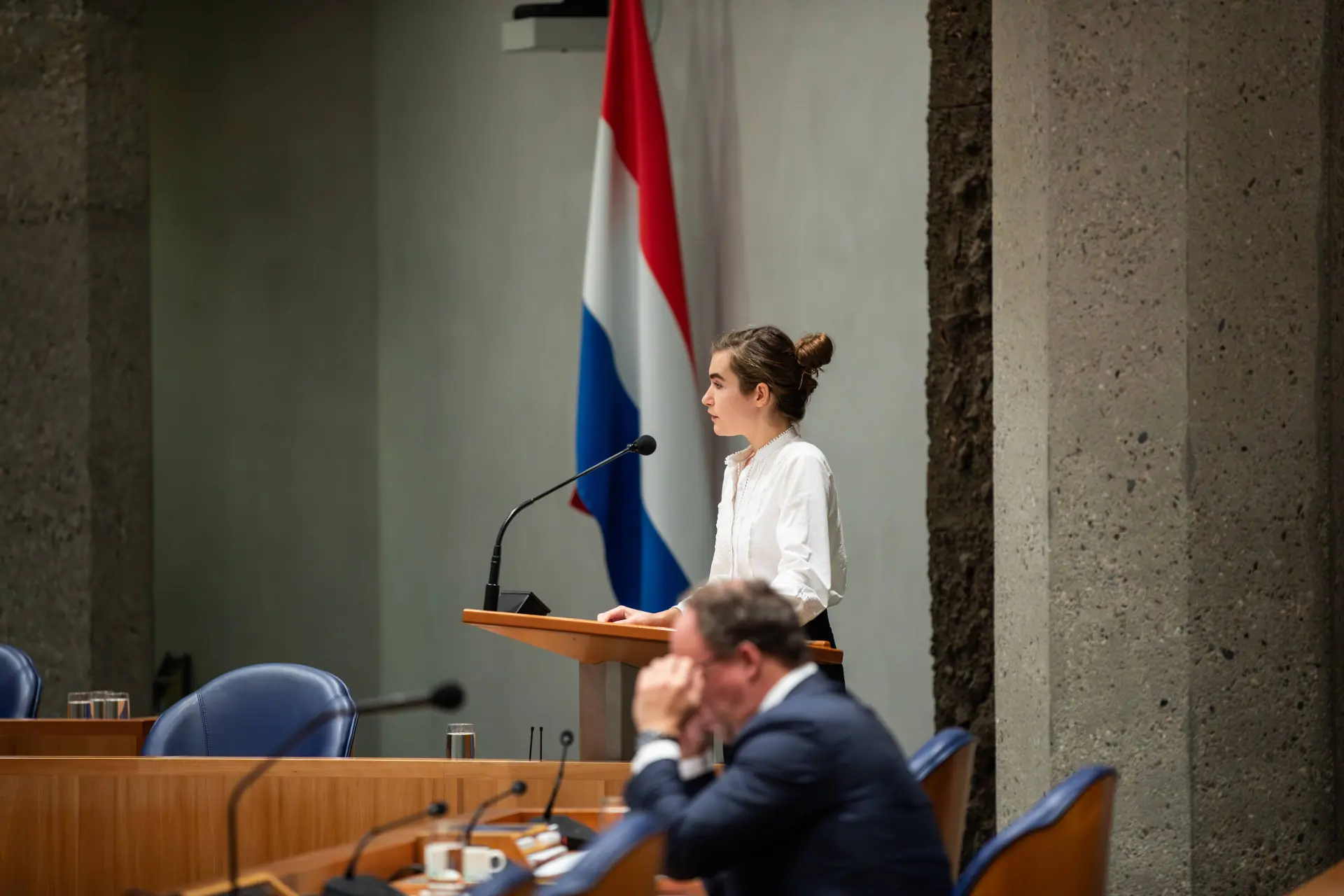 Asielchaos compleet: Klokkenluider klapt uit de school over 'zinloos rondpompen', FVD eist opheldering!
