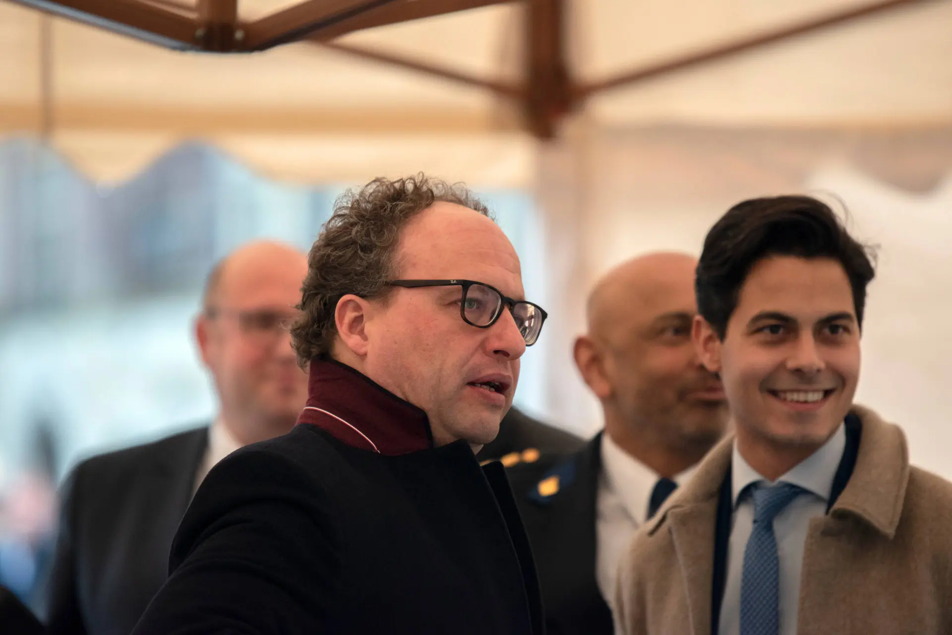 Thomas van Groningen fileert mogelijke informateur Wouter Koolmees: heeft blijkbaar tijd over naast de chaos bij de NS