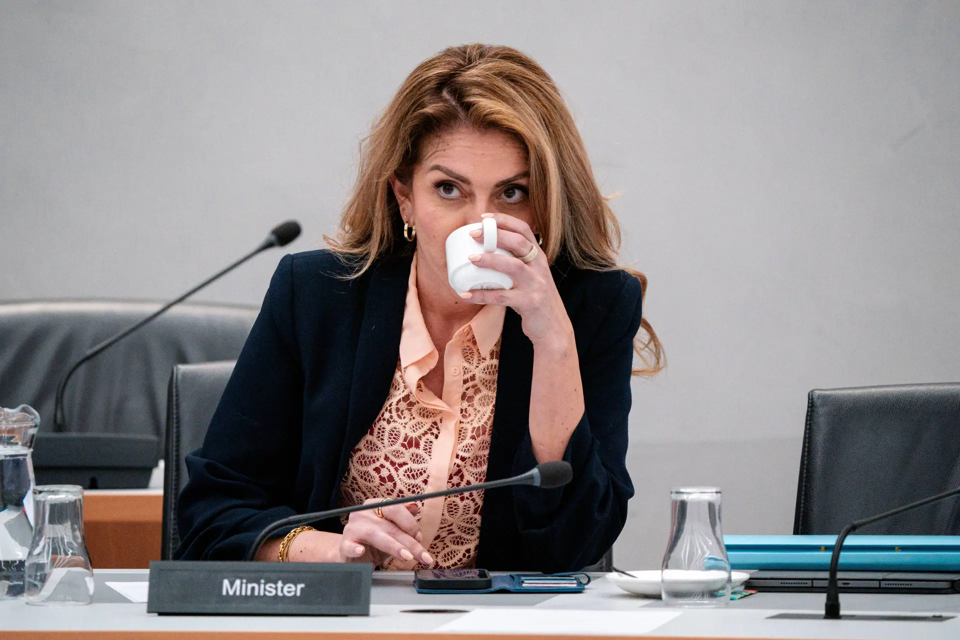 Yeşilgöz flirt met D66 en CDA: VVD kiest liever kartel dan koers naar rechts
