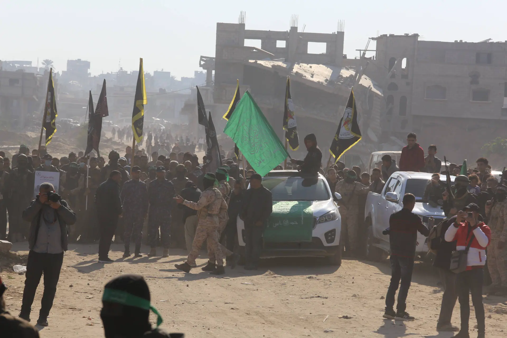 Hamas draagt lichamen over van drie gegijzelden - huiveringwekkend resultaat van terroristisch cynisme
