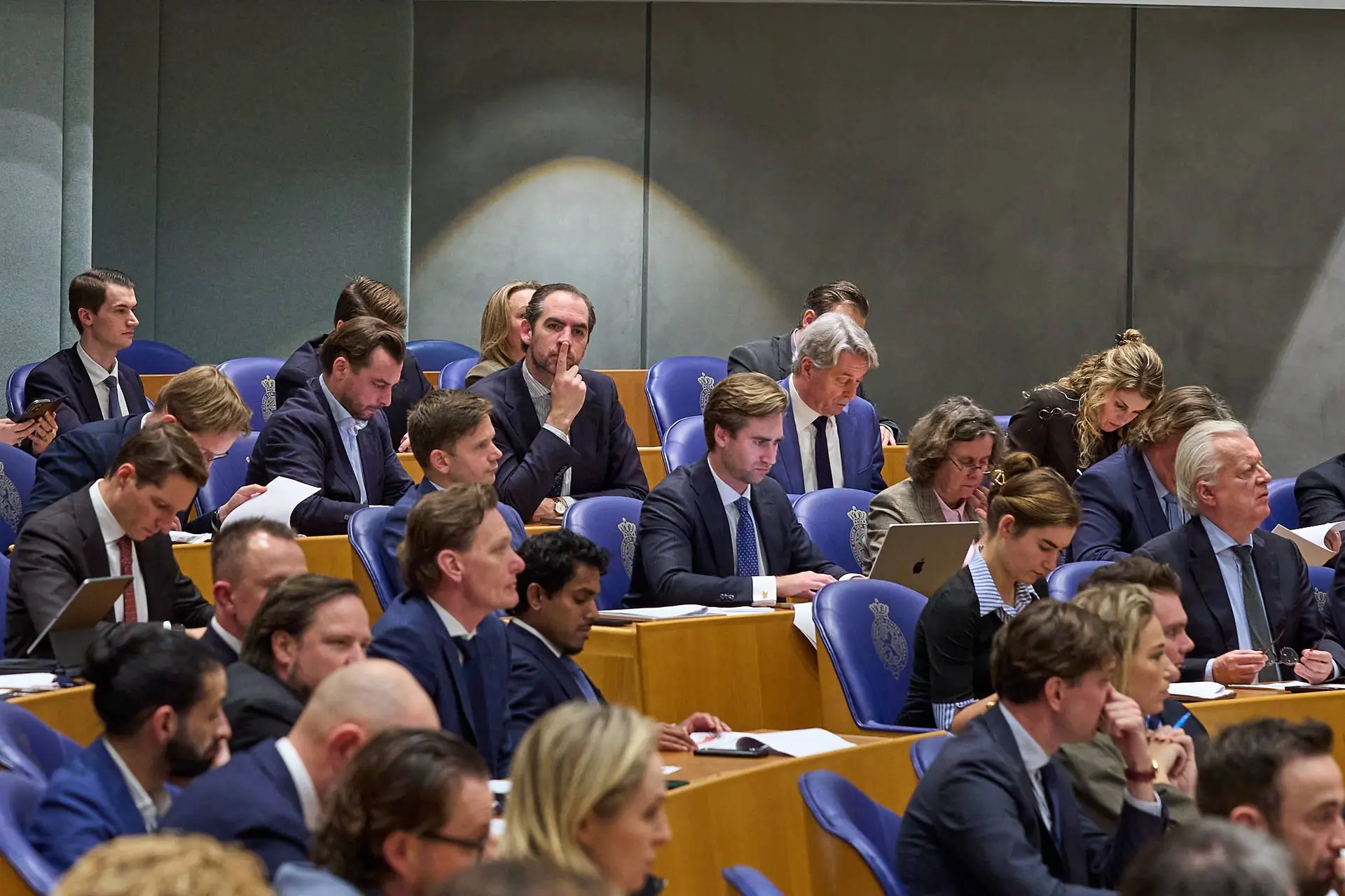 PVV krabbelt langzaam op in nieuwe peilingen Maurice de Hond, FVD blijft stabiel op 16 zetels