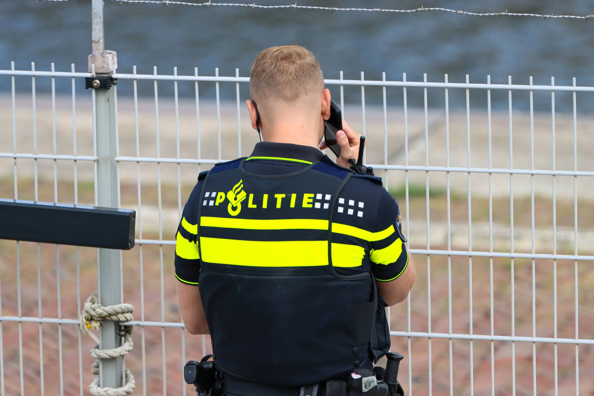 Signalement-bingo in Sassenheim: "Lichtgetinte huidskleur". Wilders reageert genadeloos: "Wel twee miljoen"