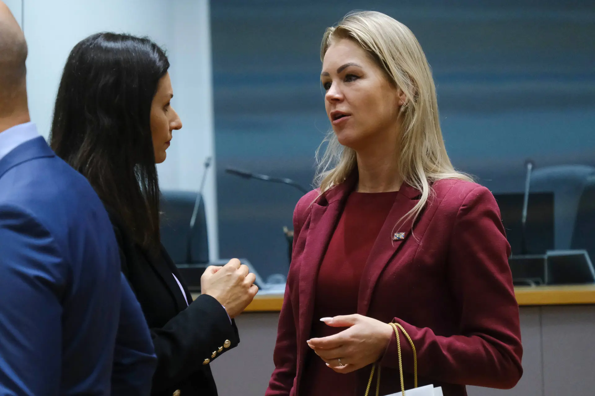 DOLKSTOOT VOOR BOEREN: VVD en links blokkeren nieuw mestbeleid! Wiersma (BBB) buitenspel gezet