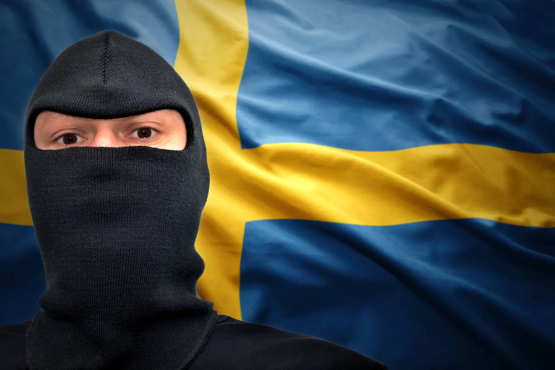 Totale waanzin in Zweden: Belastingbetaler financiert bendeoorlog met 327 miljoen euro aan uitkeringen!