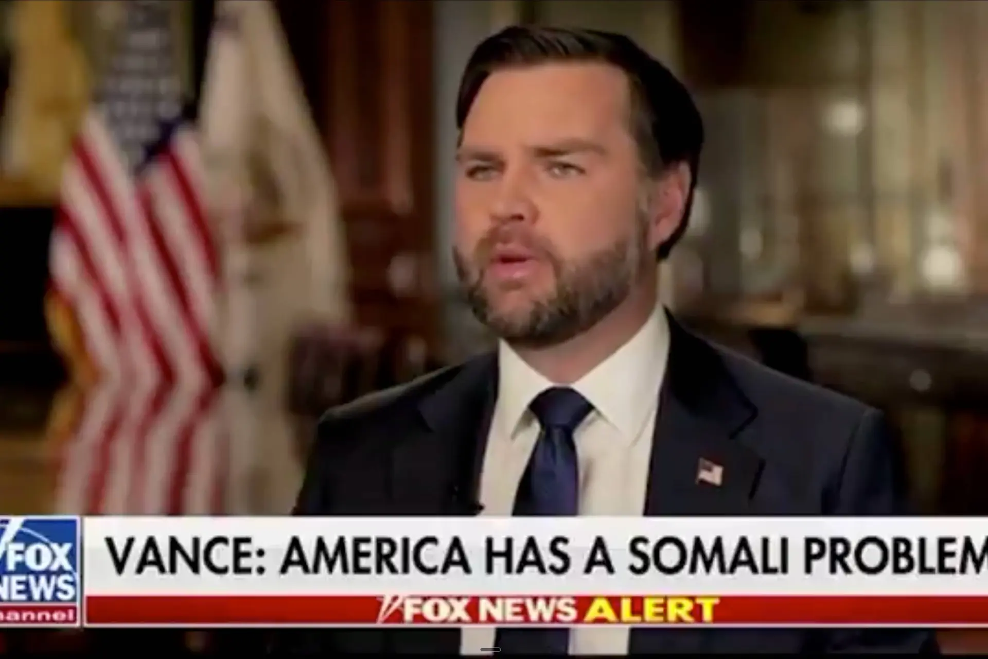 JD VANCE HAALT UIT: "Amerika heeft een Somalisch probleem, 85% zit aan het staatsinfuus!"