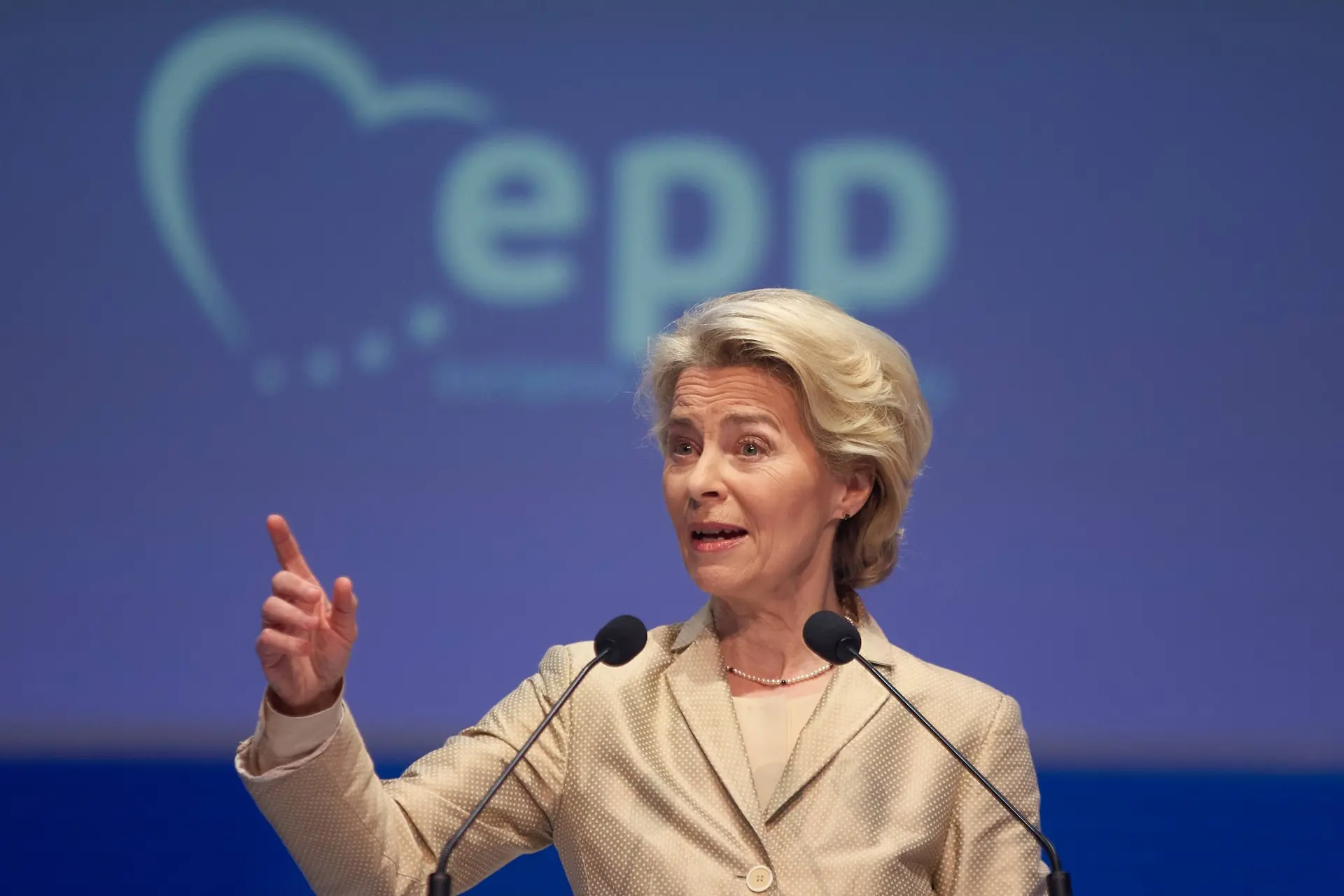 EU-schandaal 2020: Brussel vraagt Big Tech om geheime anti-vax data en gratis propaganda
