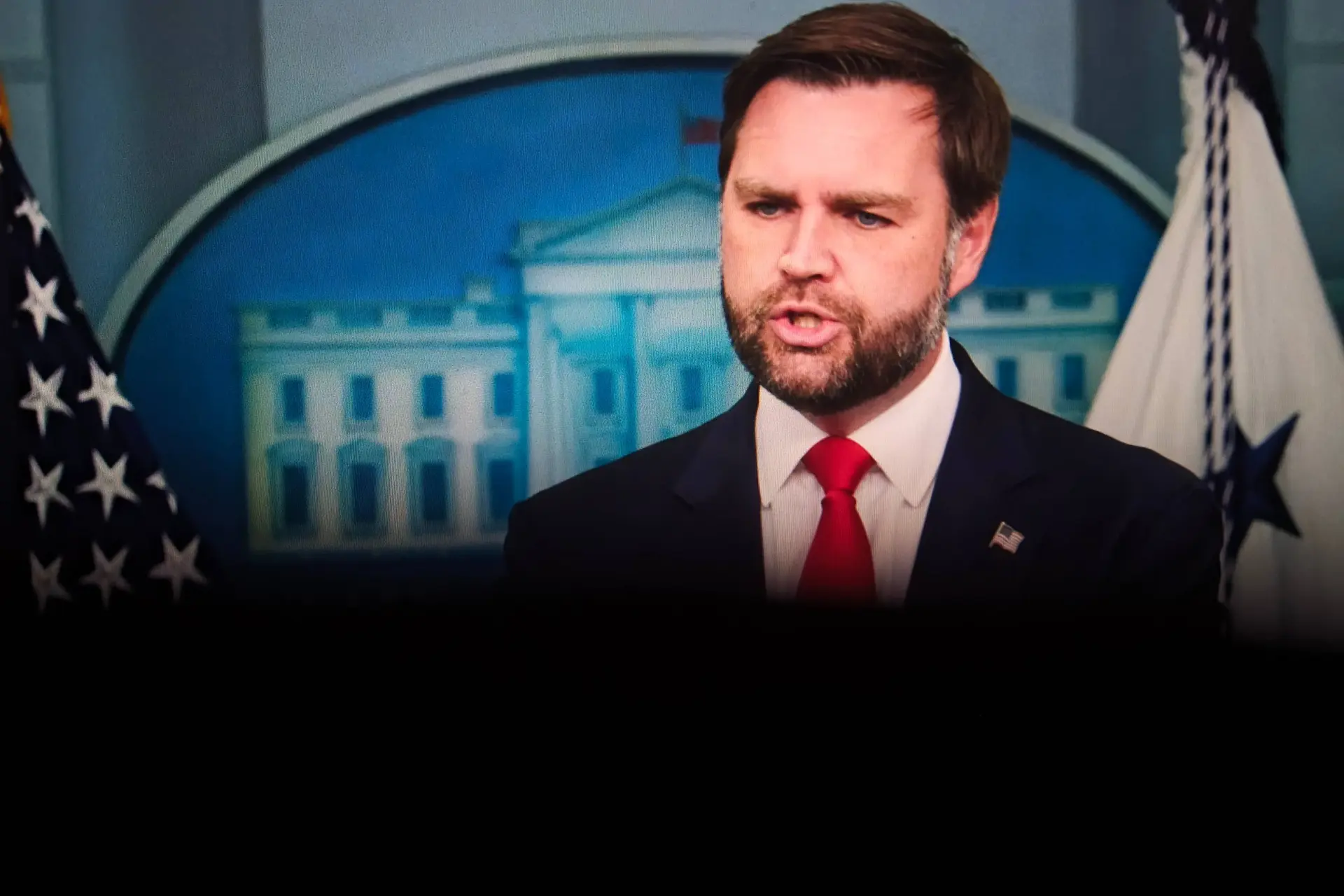Amerikaanse vicepresident slaat alarm over West-Europa: Massamigratie en stagnatie bedreigen de vrije wereld