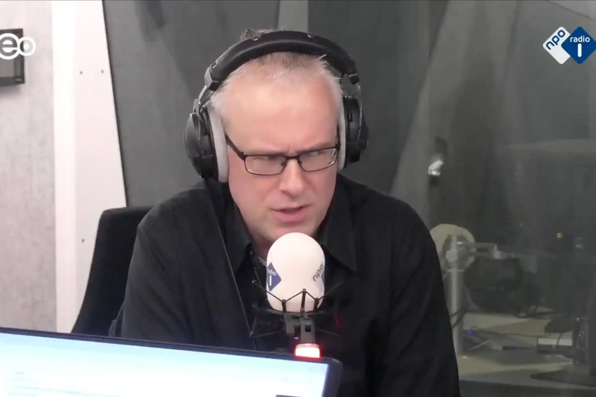 NPO en Chris Aalberts in paniek: 'FVD bouwt enorm netwerk in 104 gemeenten!'